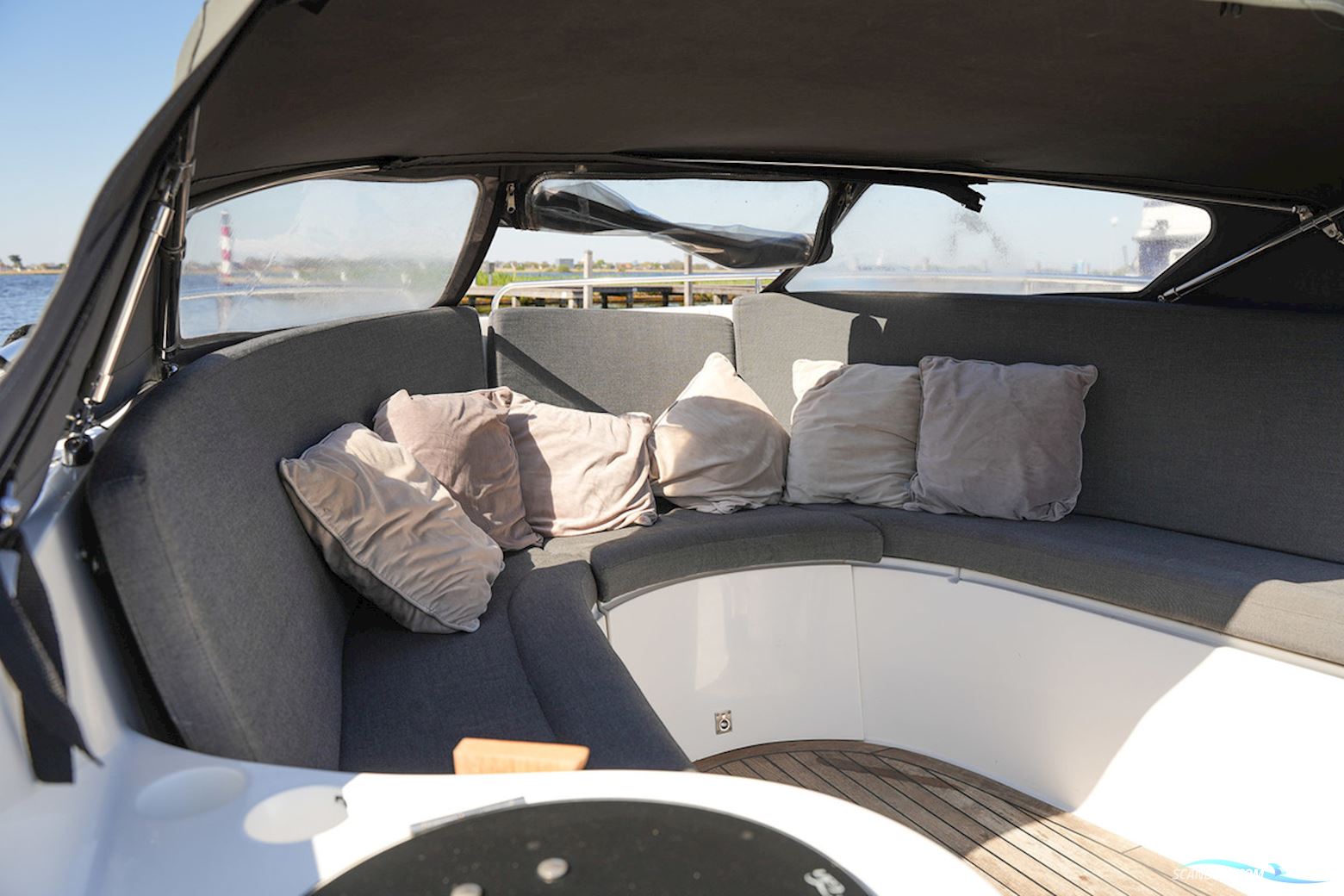 Riviera 24