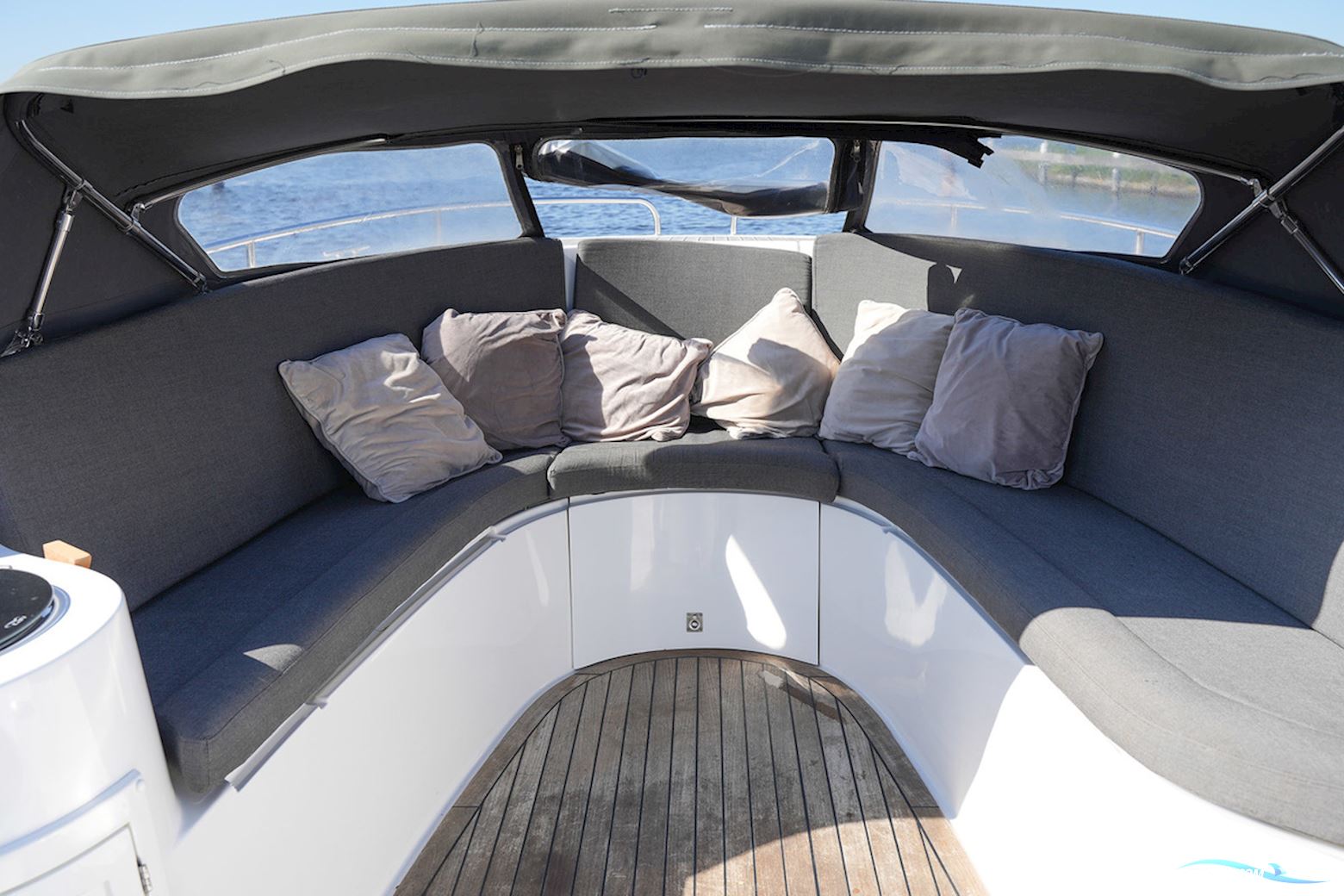 Riviera 24