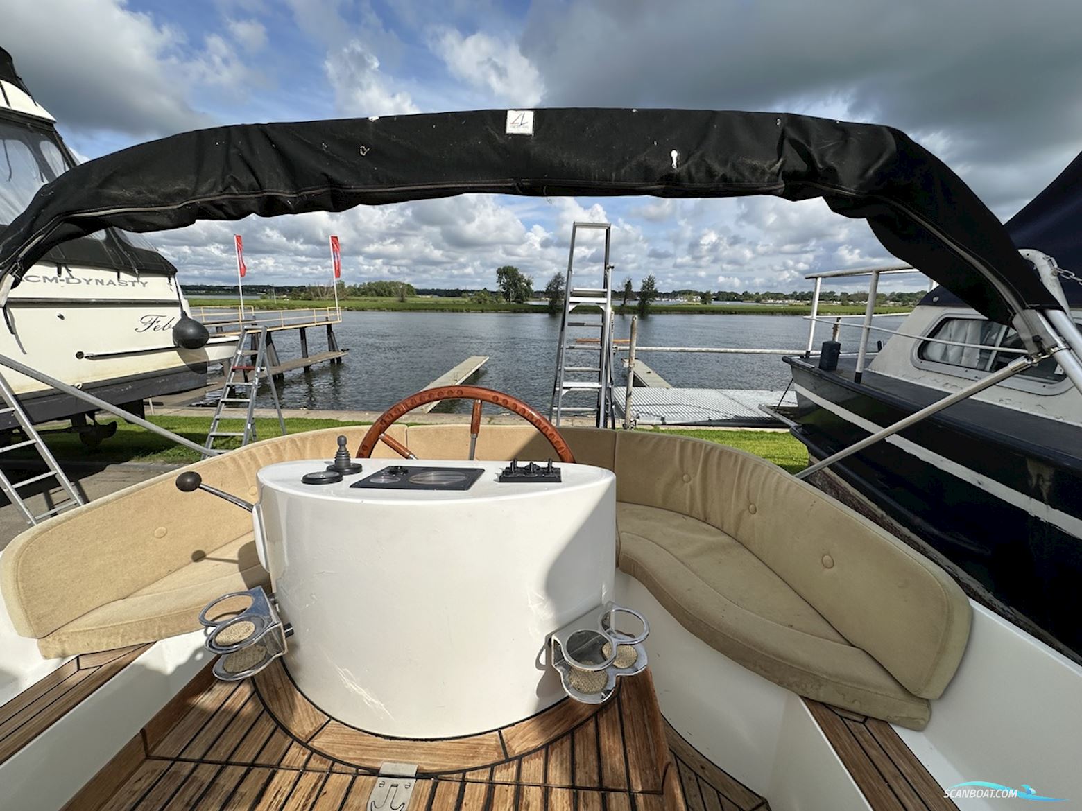 Riviera 24