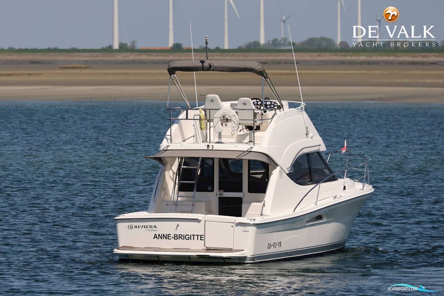 Riviera 33 Flybridge