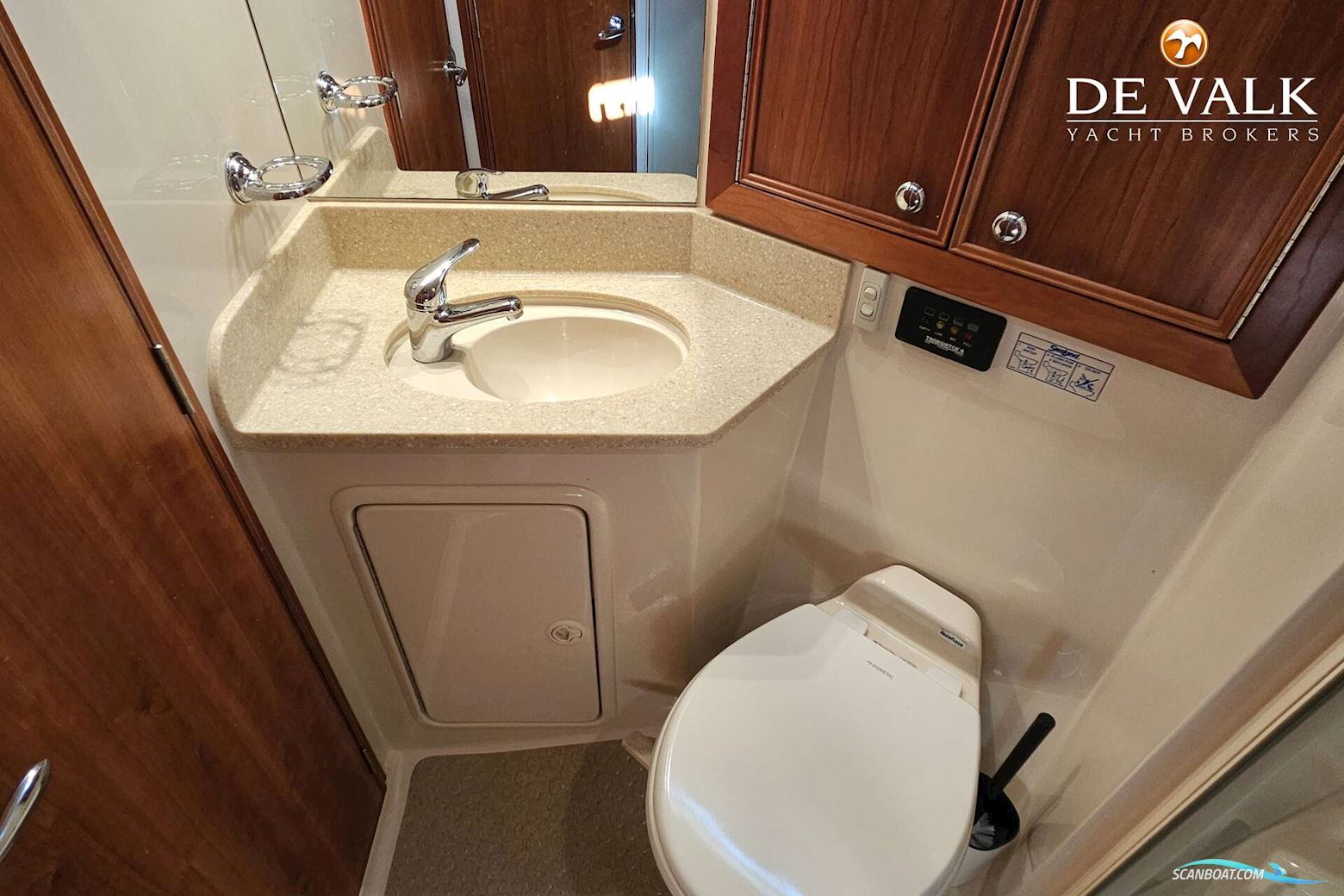 Riviera 33 Flybridge