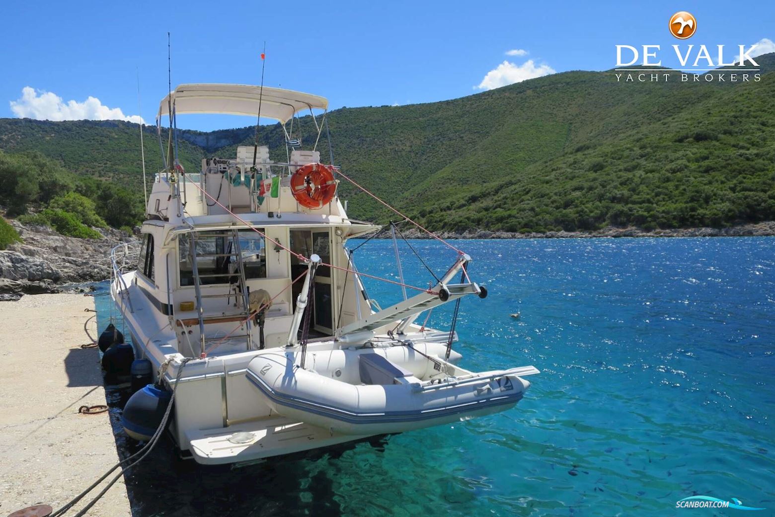 Riviera 33 Flybridge