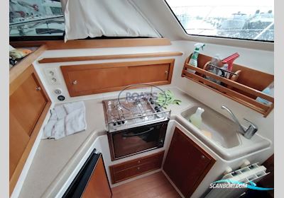 Riviera 33 Motorboat 2003, with Cummins engine, France
