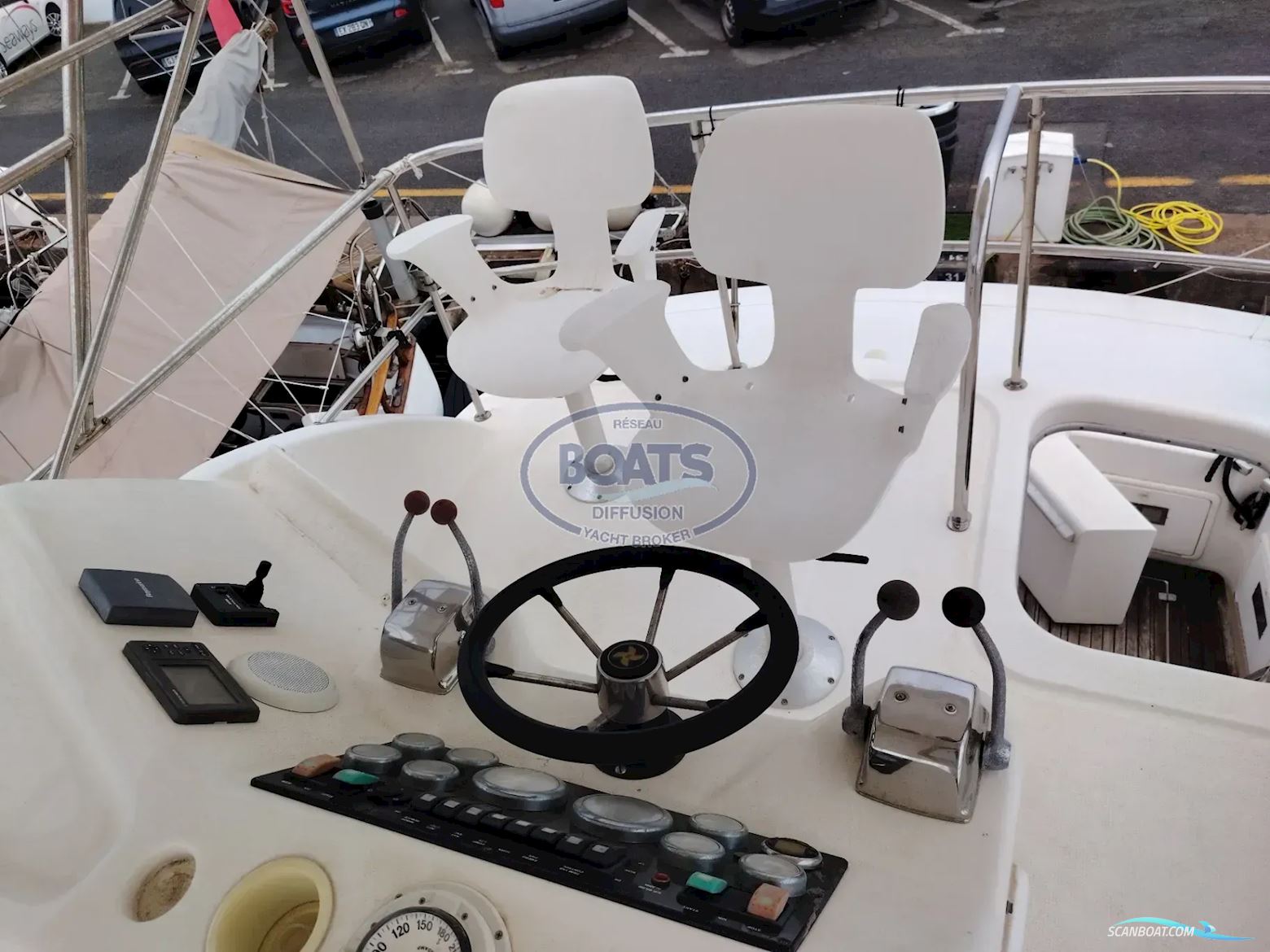 Riviera 33
