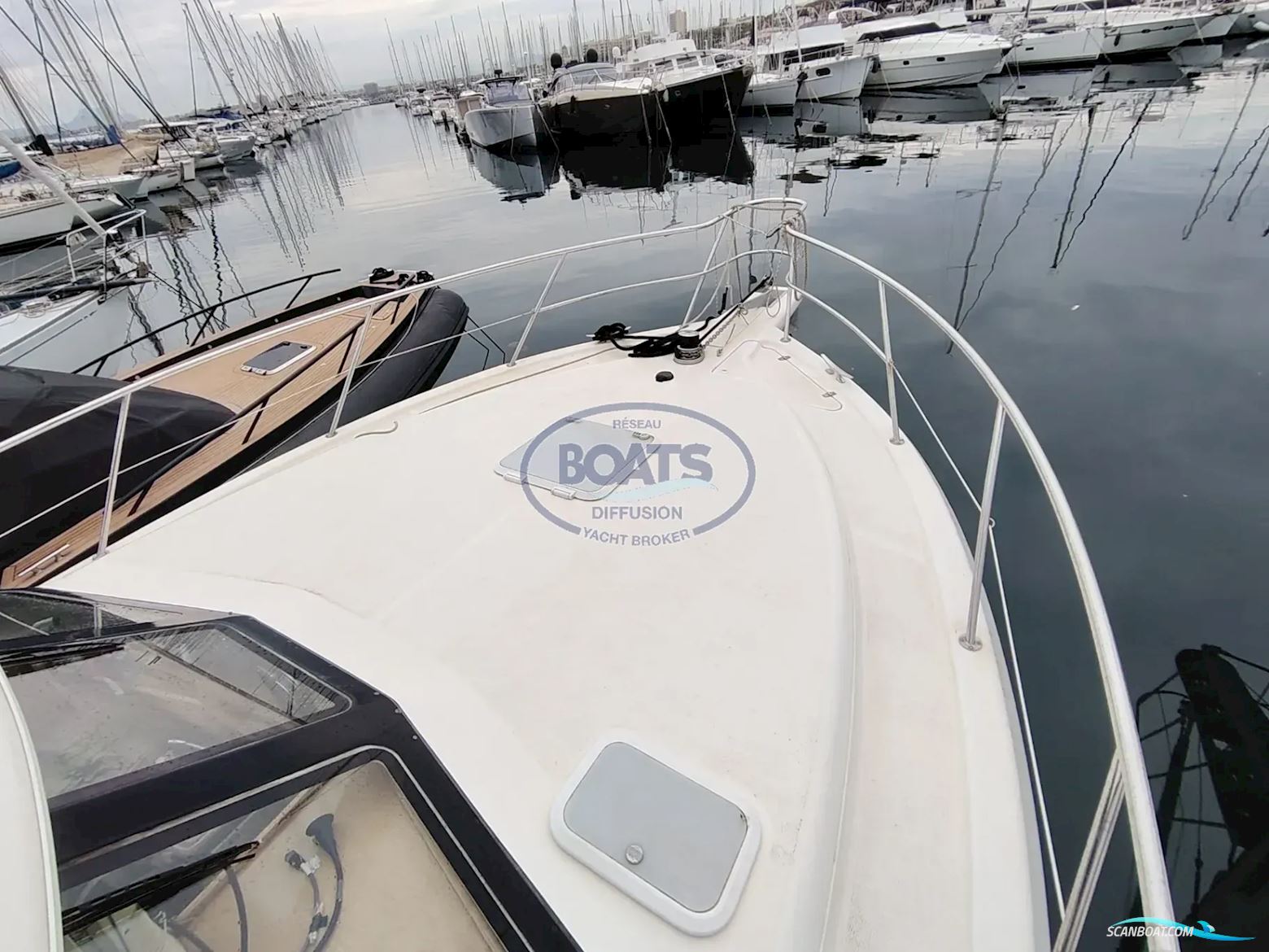 Riviera 33
