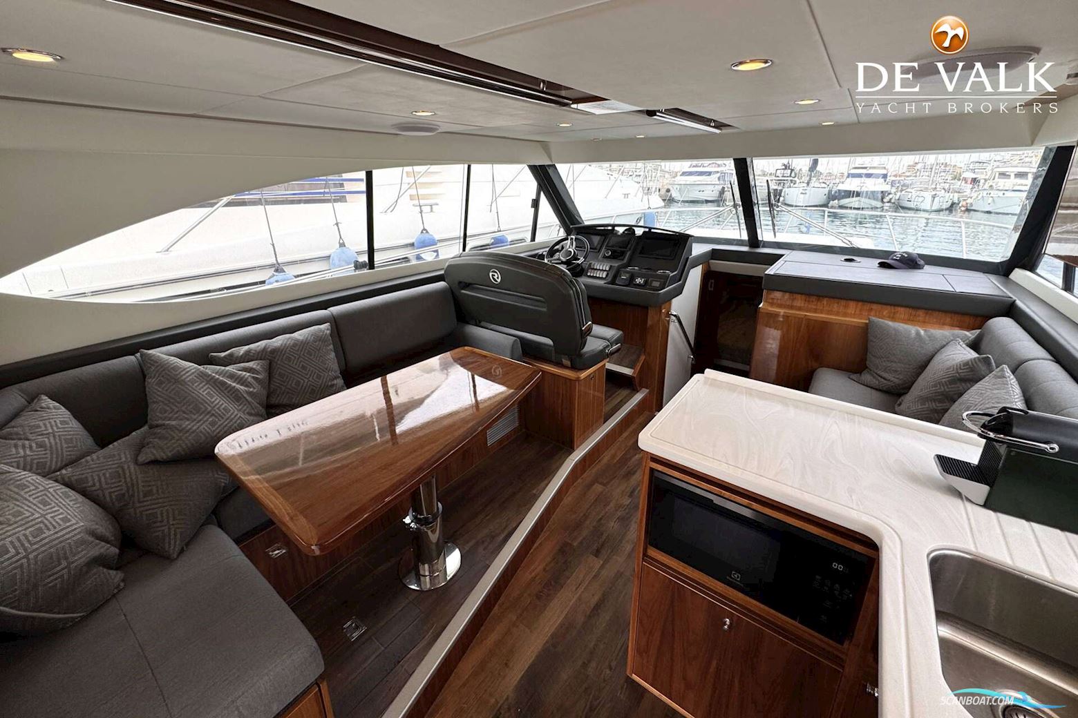 Riviera 39 Open Flybridge