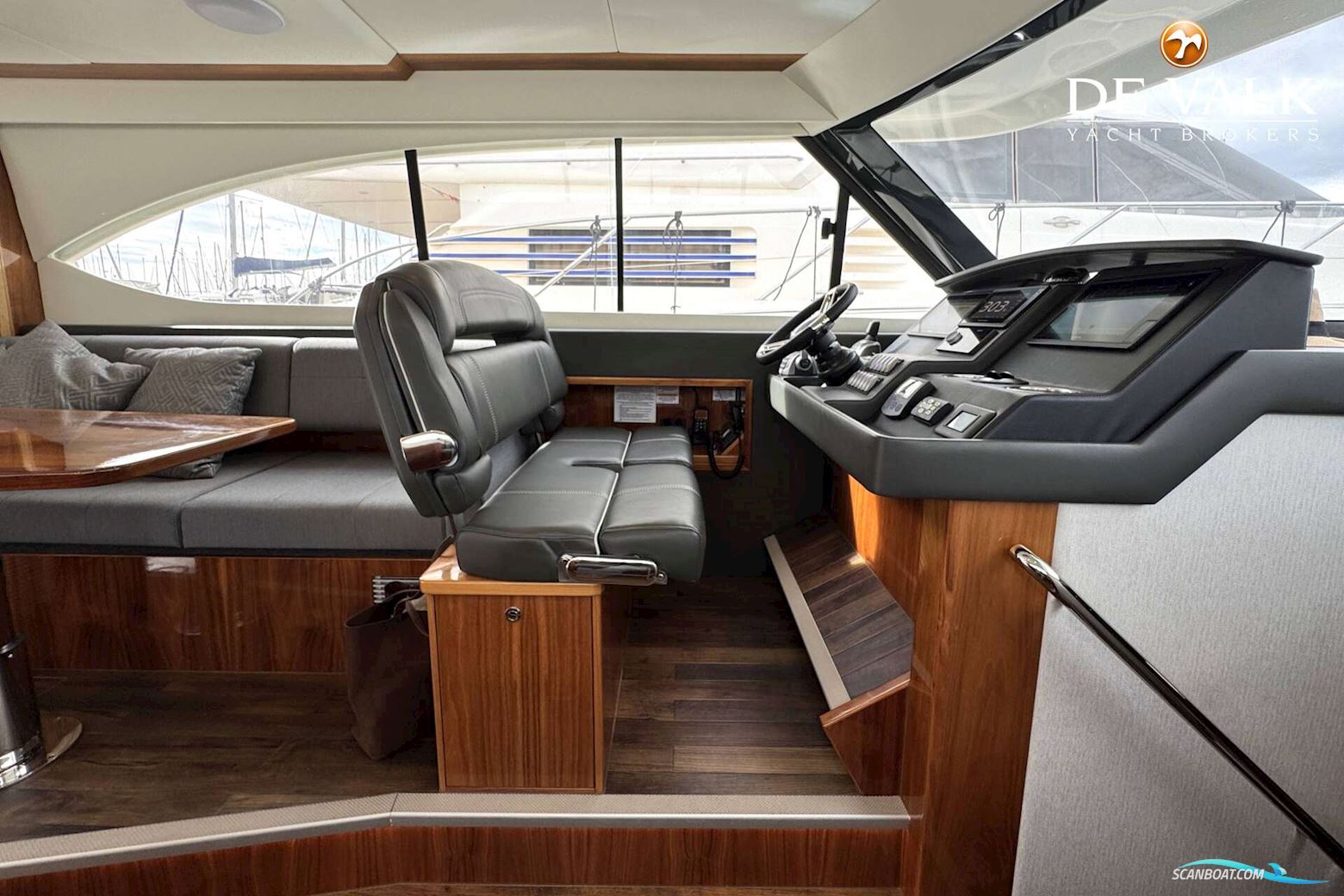 Riviera 39 Open Flybridge