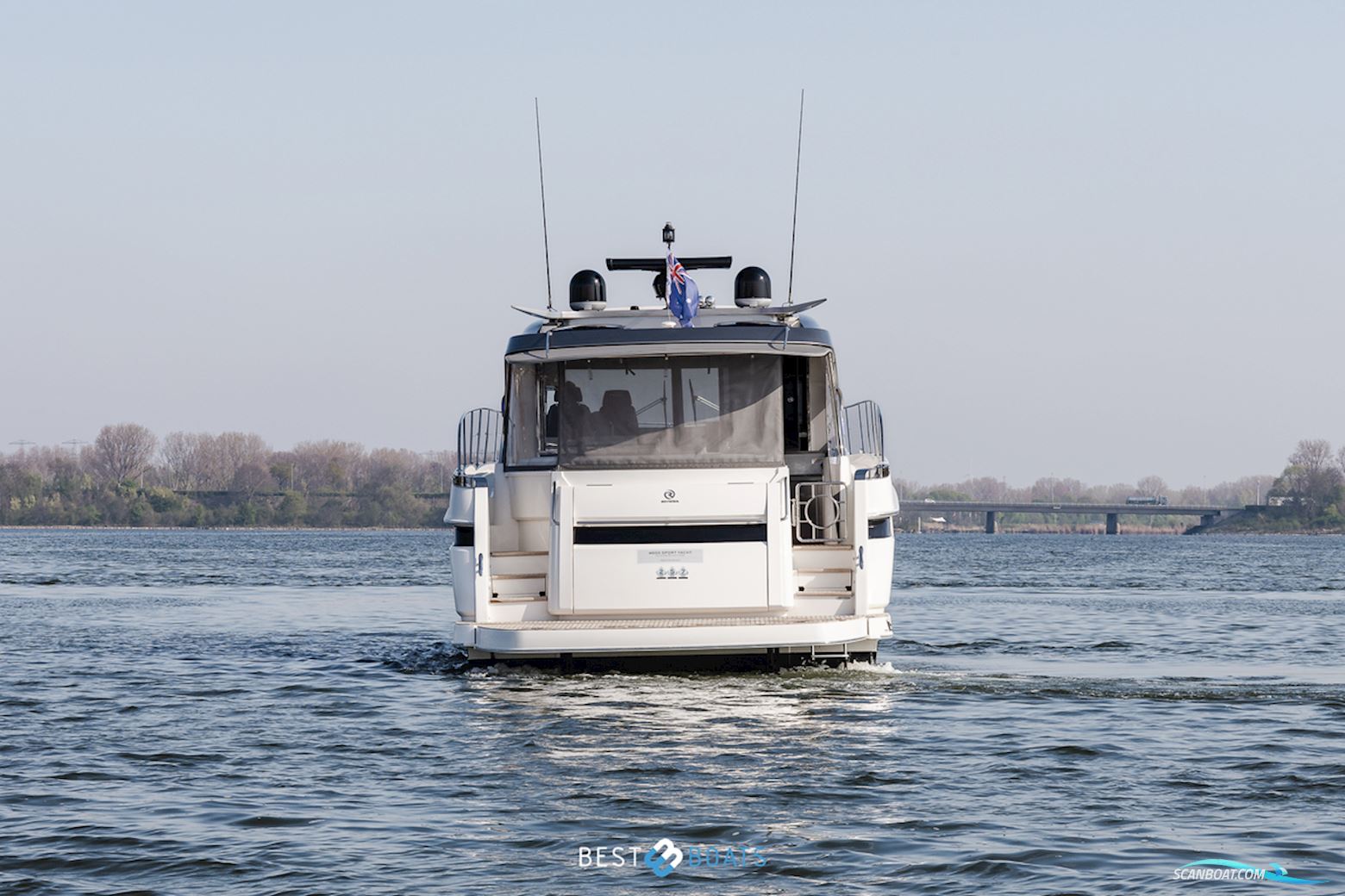 Riviera 4600 SPORT YACHT-PLATINUM EDITION