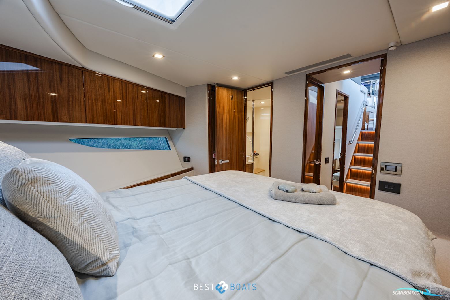 Riviera 4600 SPORT YACHT-PLATINUM EDITION