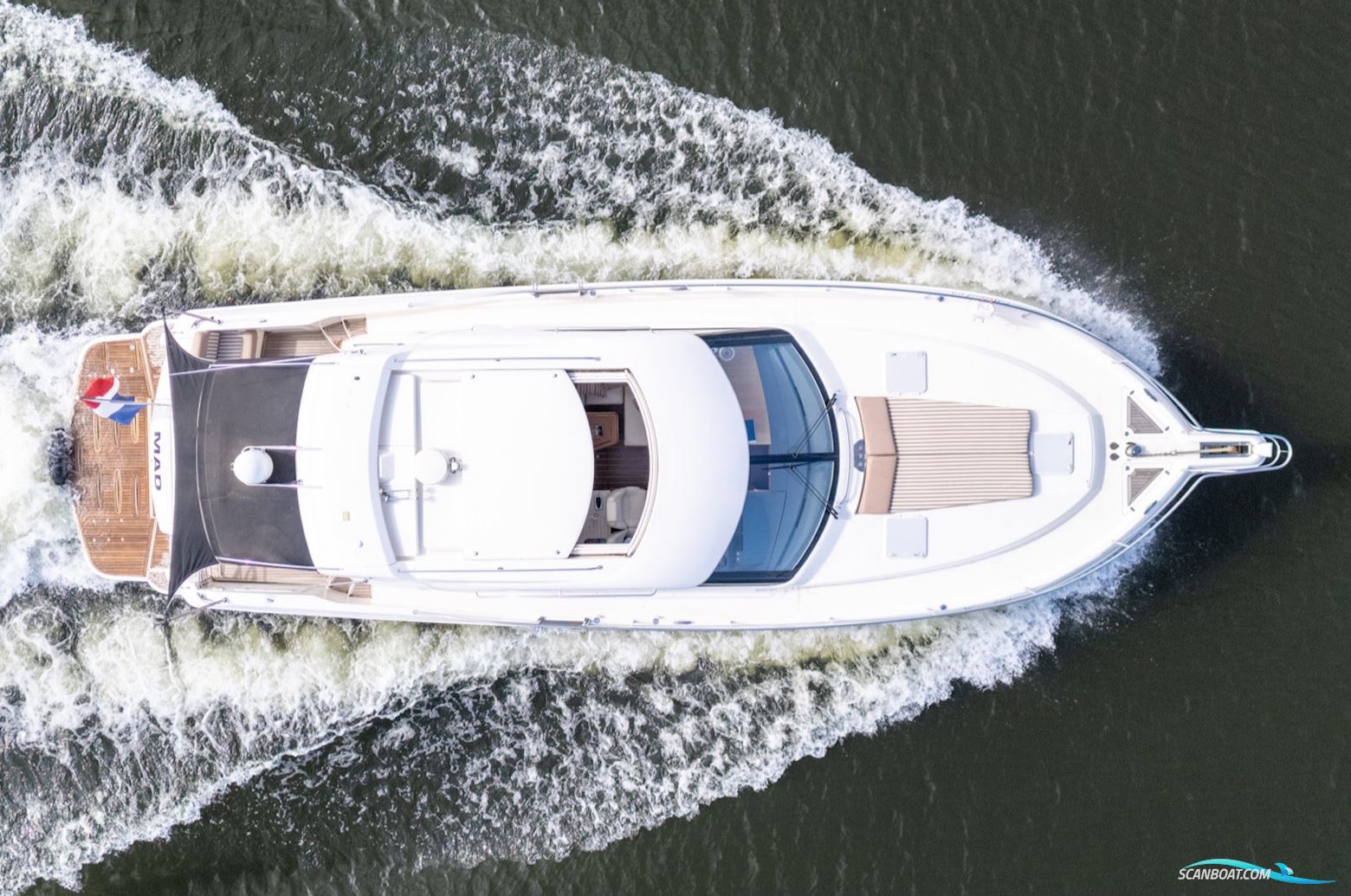 Rivièra 4700 Sport Yacht