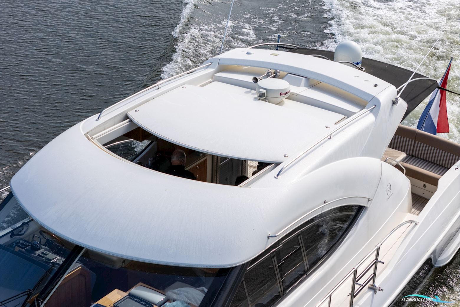 Rivièra 4700 Sport Yacht