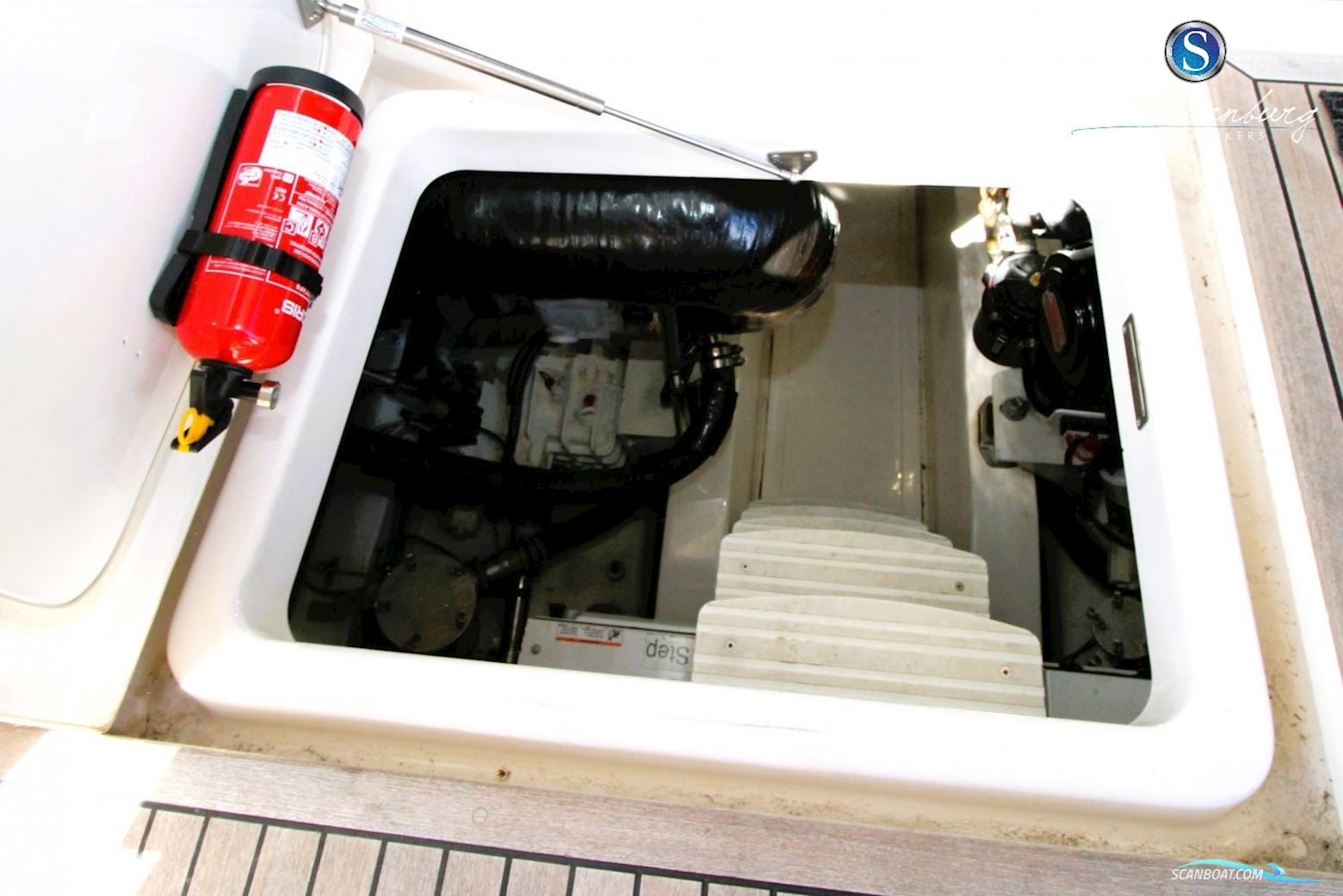 Rivièra 4700 Sport Yacht