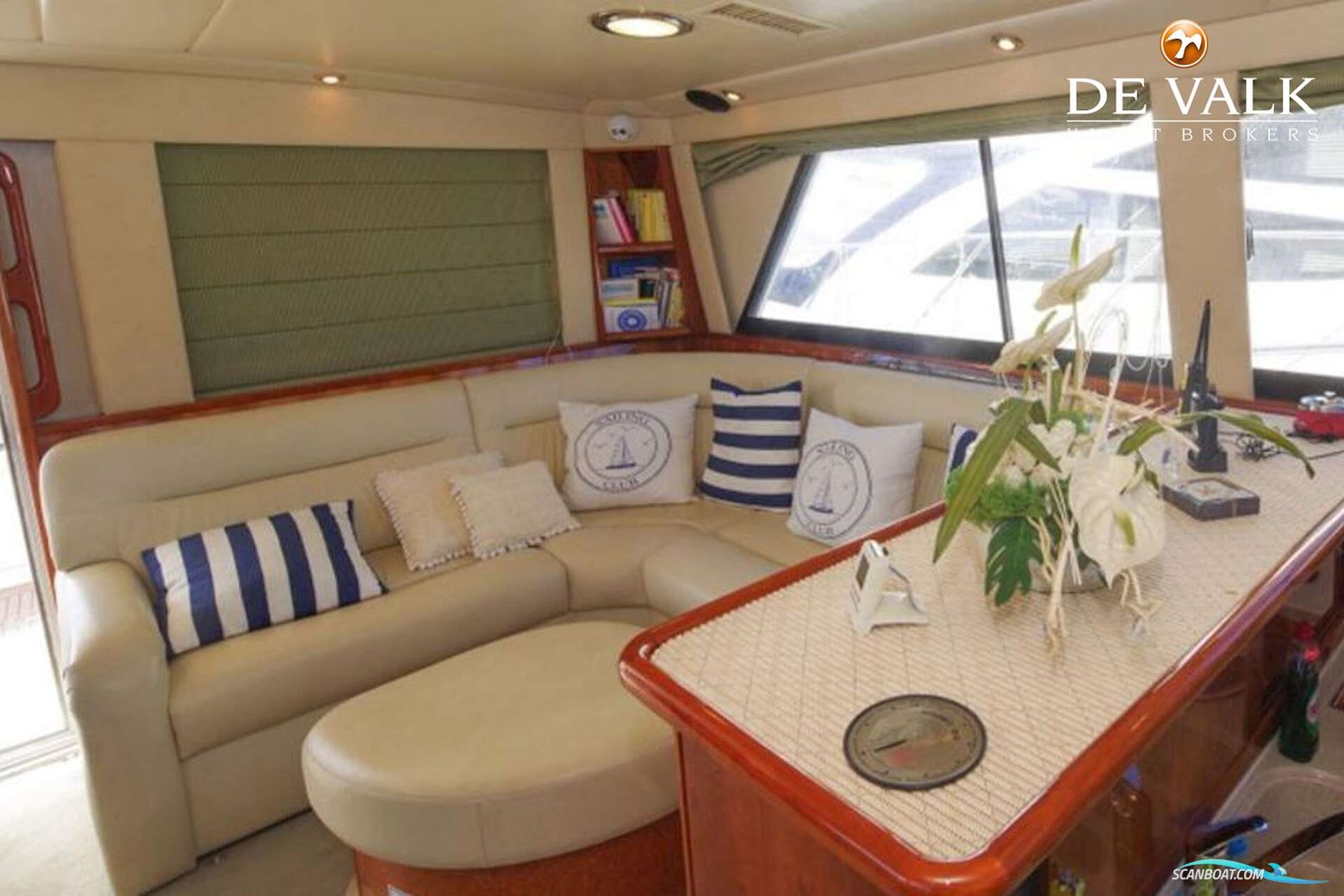 Riviera 48 Flybridge
