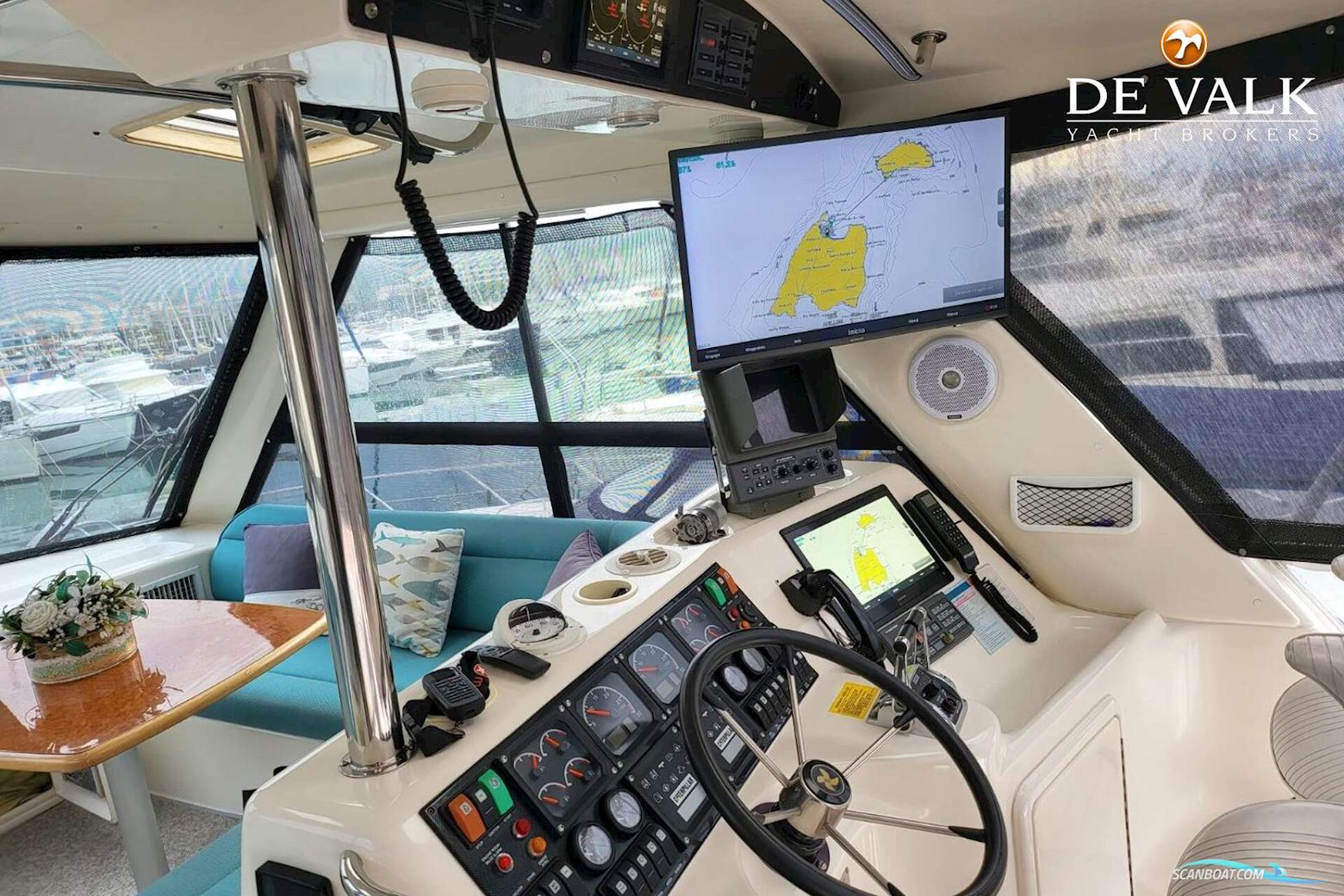 Riviera 48 Flybridge