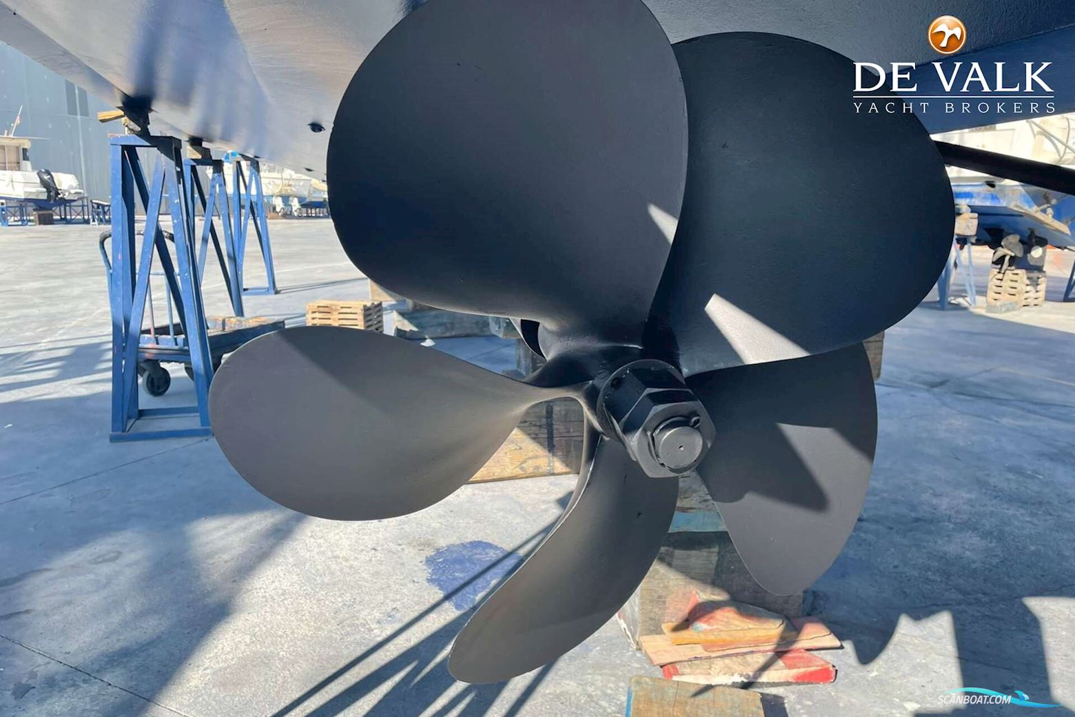 Riviera 58 Enclosed Flybridge