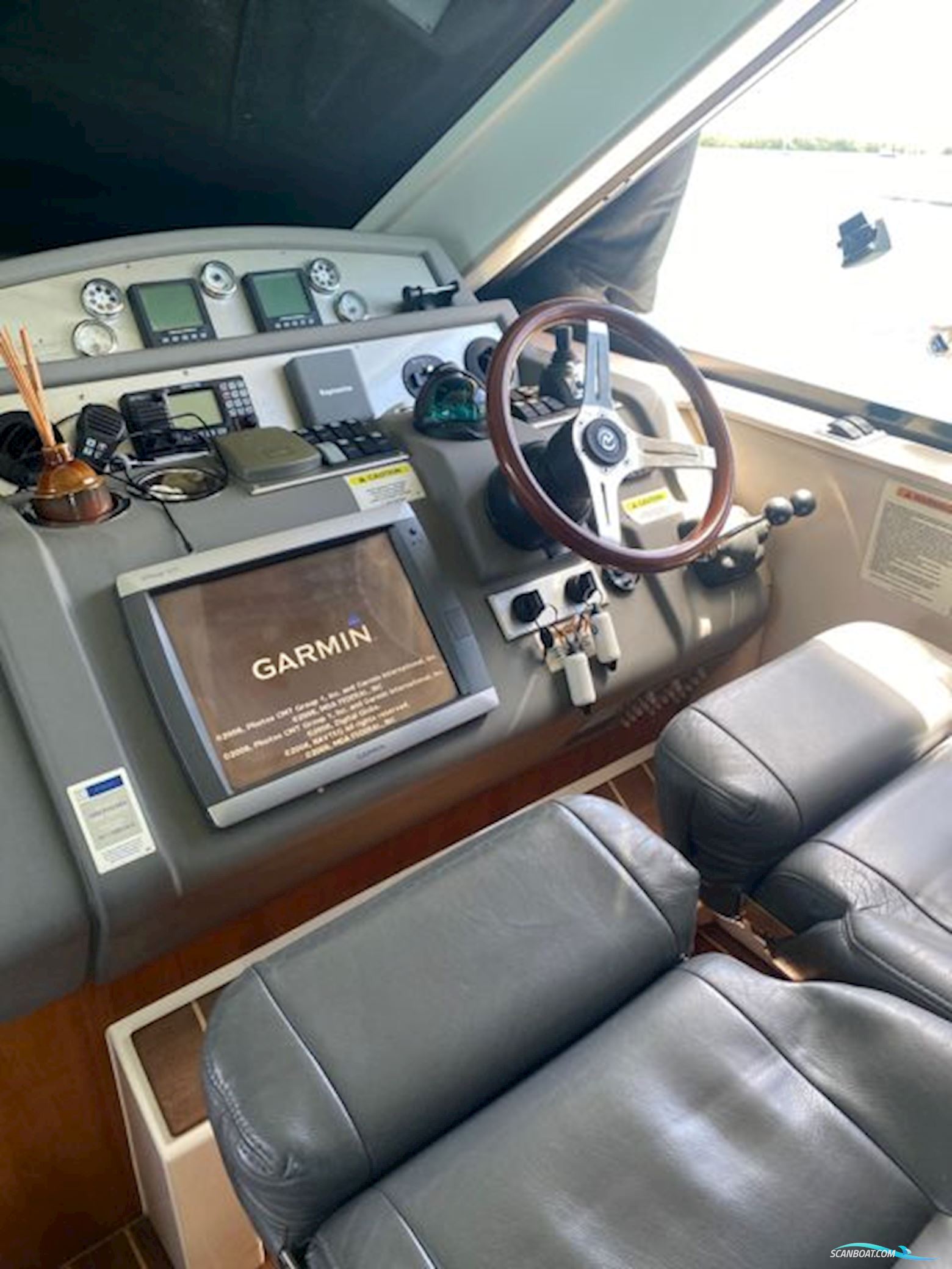 Riviera Yachts 4400 Sport Yacht