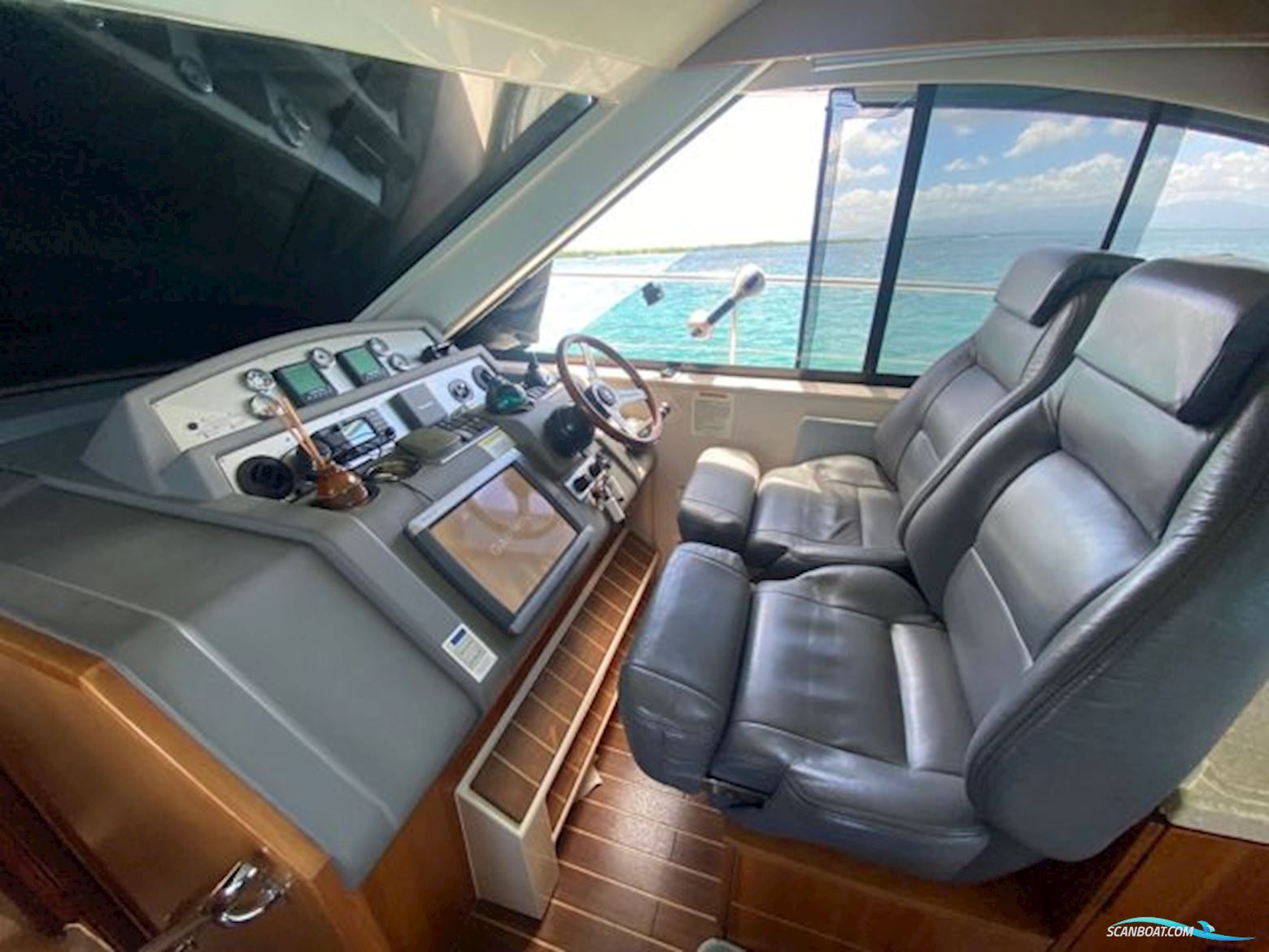 Riviera Yachts 4400 Sport Yacht