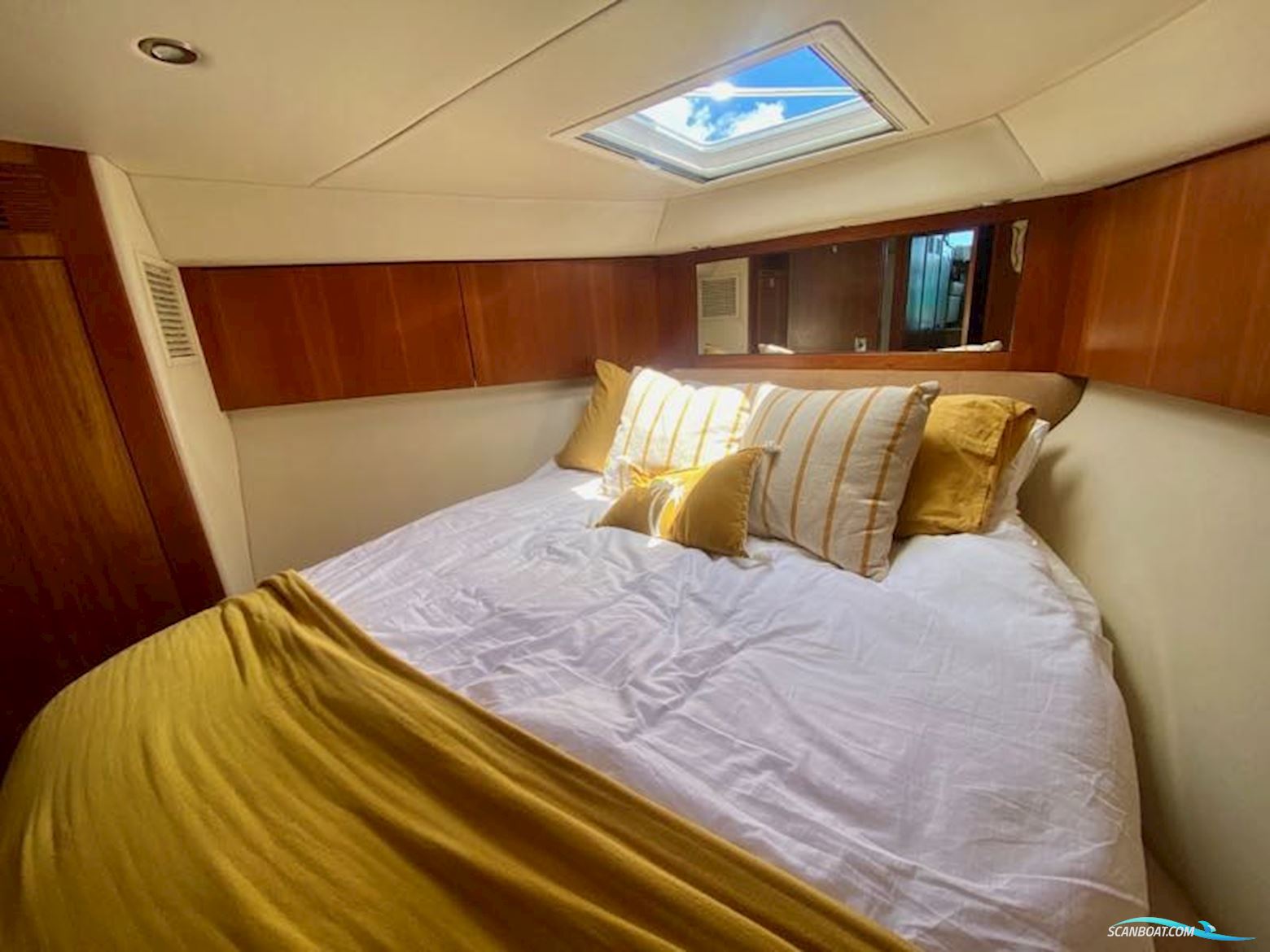 Riviera Yachts 4400 Sport Yacht