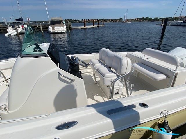 Robalo R260