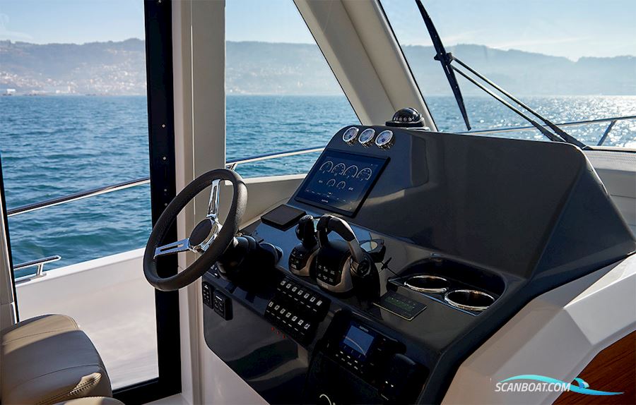 Rodman 1290 Evolution Flybridge