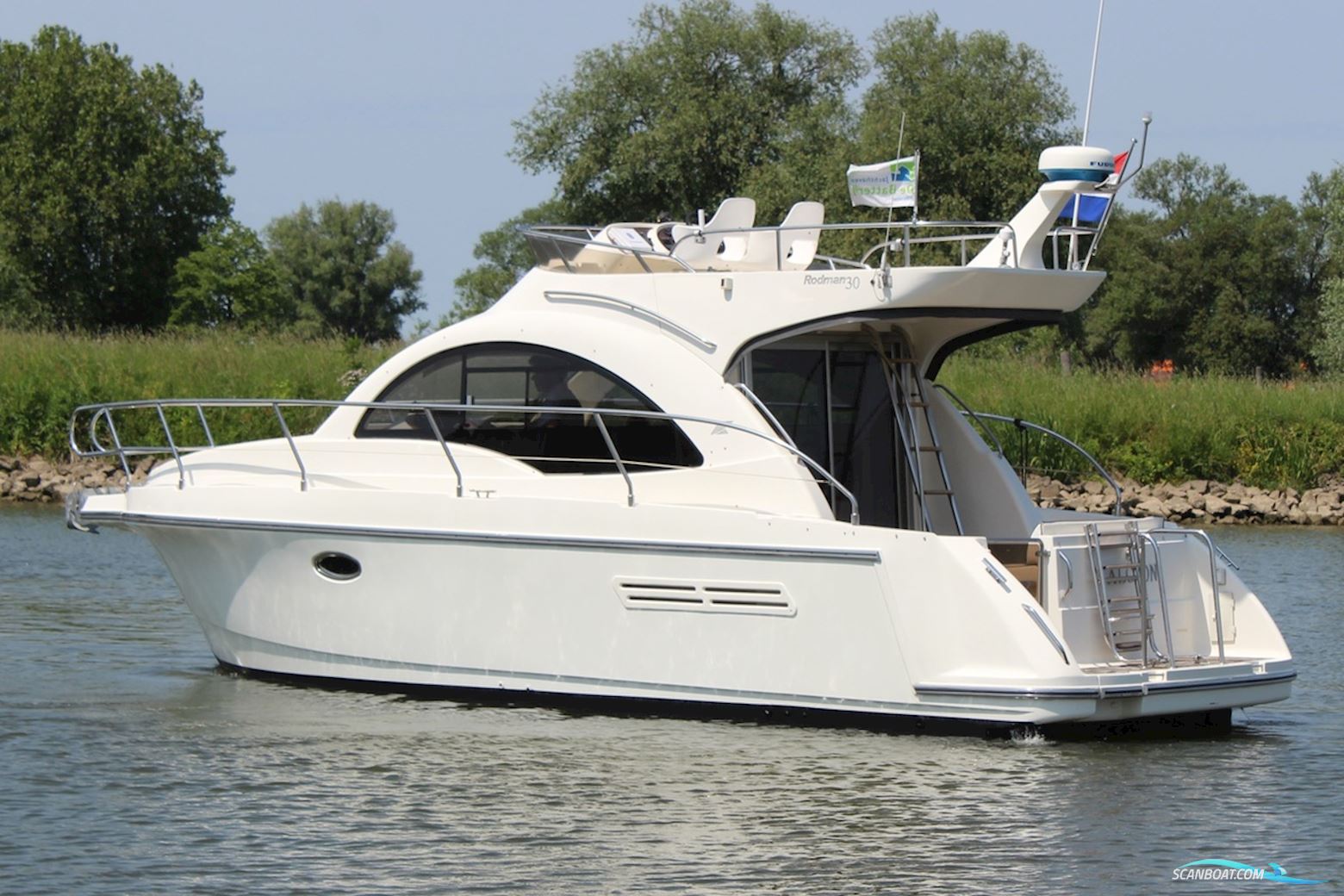 Rodman 30 Cruiser Flybridge