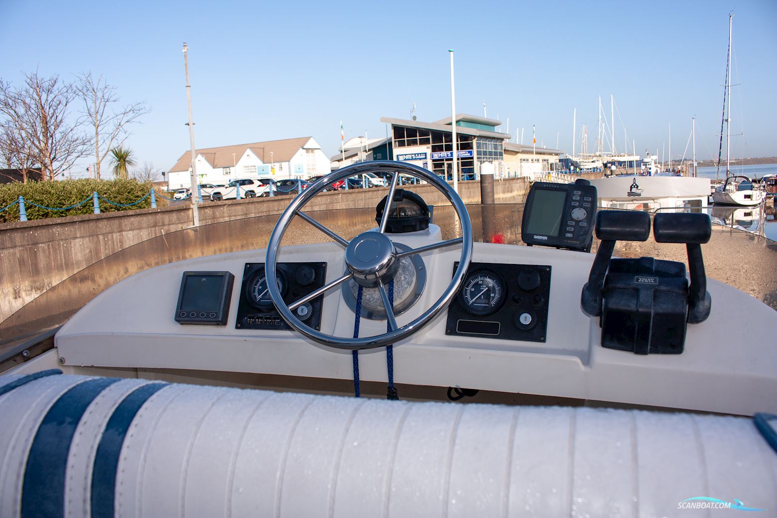 Rodman 800 Flybridge