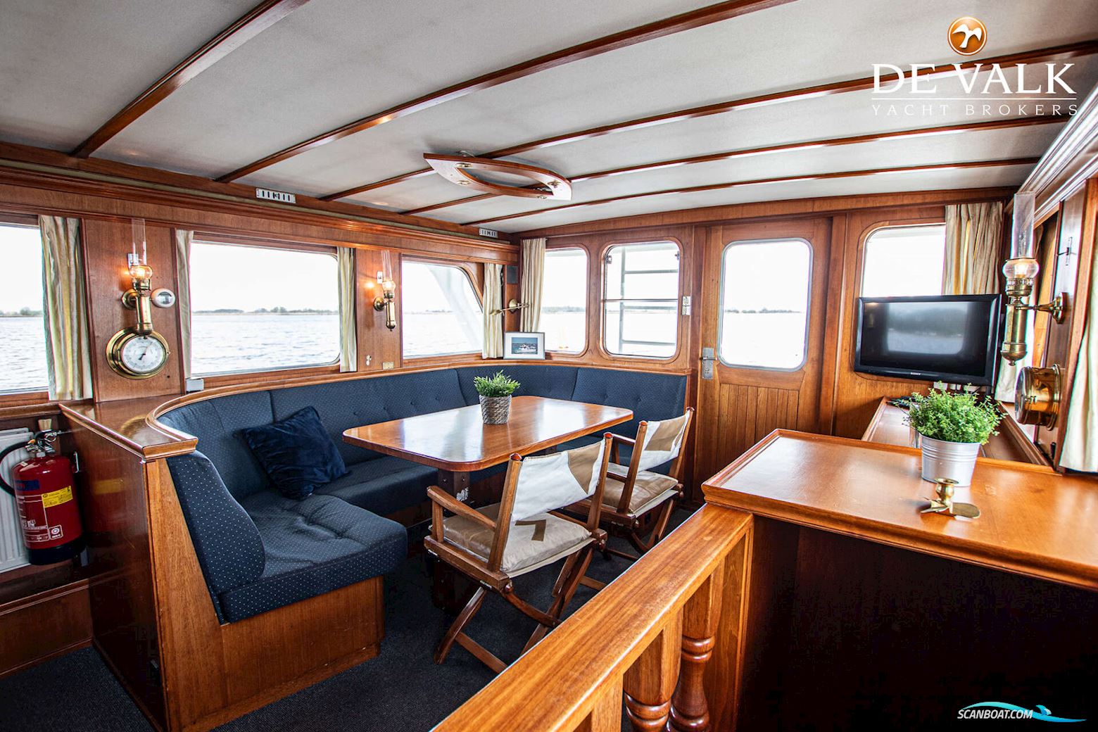 Round Bilged Motor Kotter