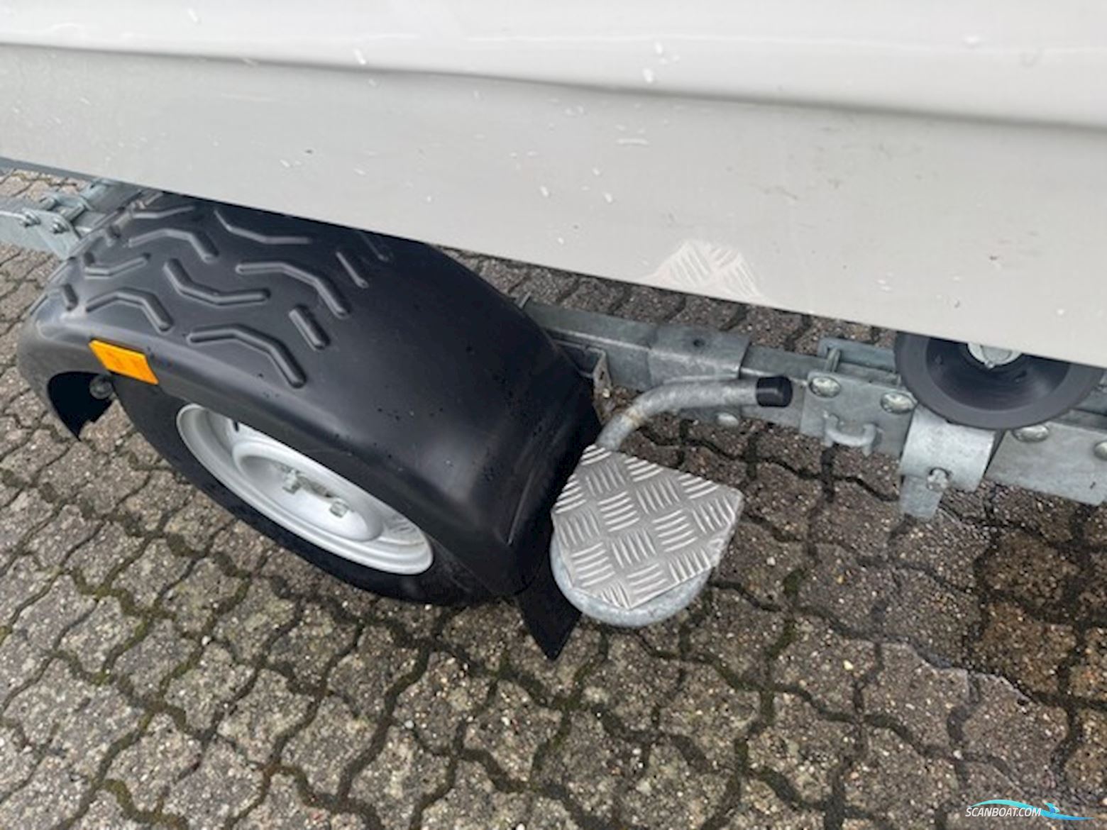 Ryds 486 BF Med 50 hk Mercury-Efi 4 Takt og 750 kg Brenderup Ubx Bådtrailer