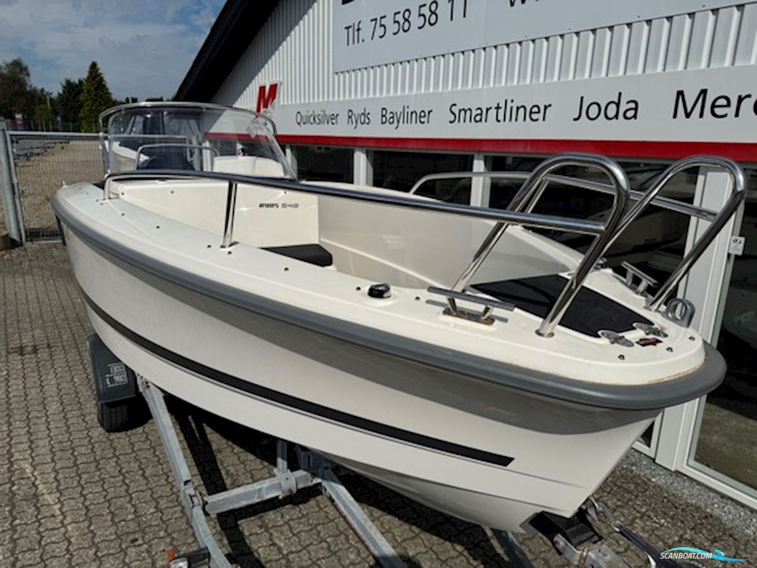 Ryds 548VI Sport X-Line med 100 hk Mercury-EFI 4 takt 2,1L og 1300 kg Brenderup bådtrailer
