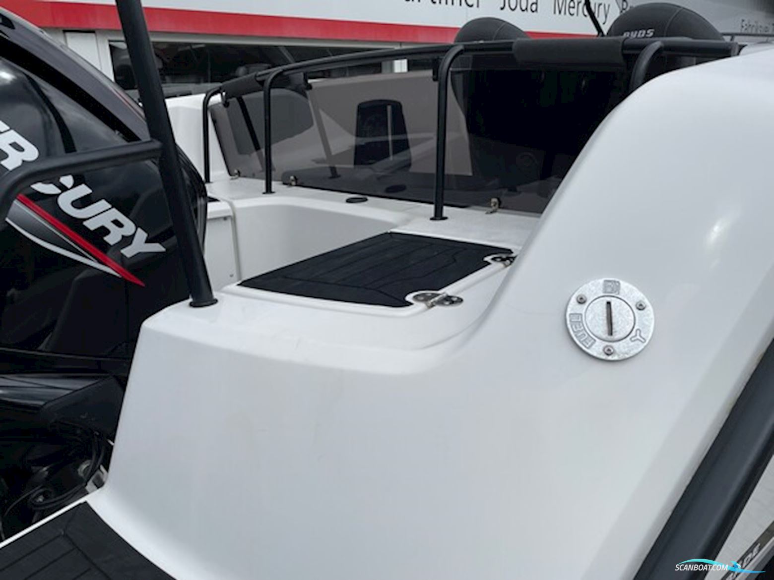 Ryds 630VI Mid-C - F115 Mercury-Efi 2,1L og 201500B Brenderup Premium Bådtrailer