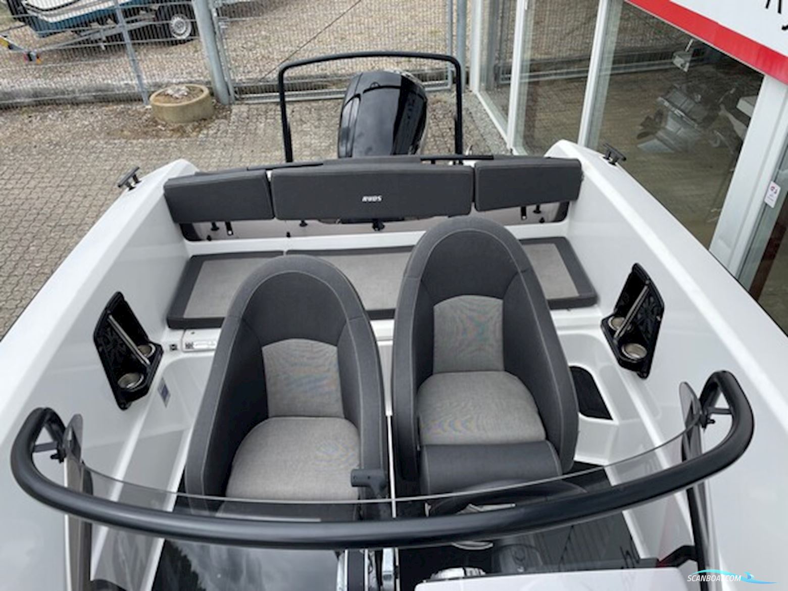 Ryds 630VI Mid-C - F115 Mercury-Efi 2,1L og 201500B Brenderup Premium Bådtrailer