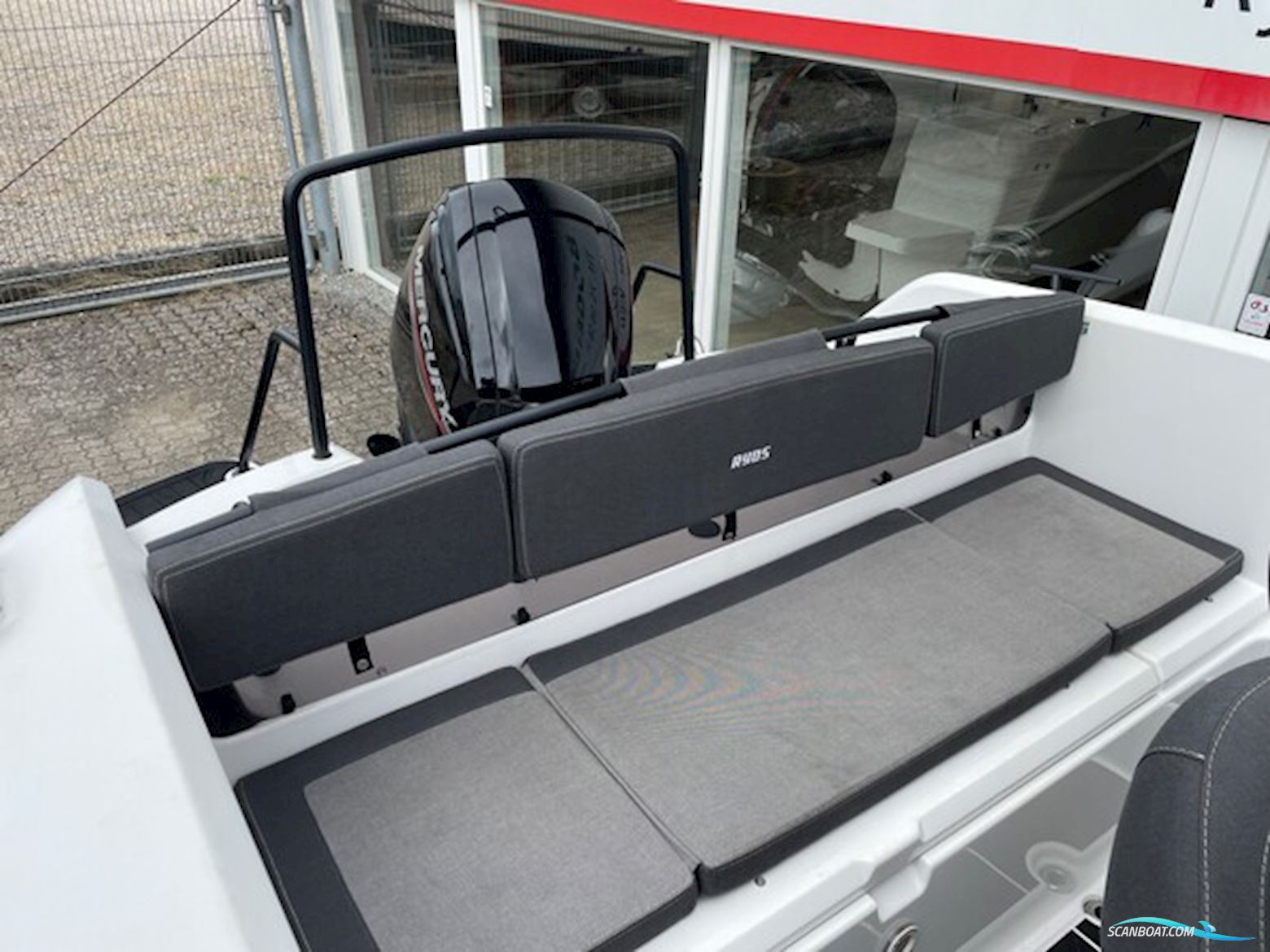 Ryds 630VI Mid-C - F115 Mercury-Efi 2,1L og 201500B Brenderup Premium Bådtrailer