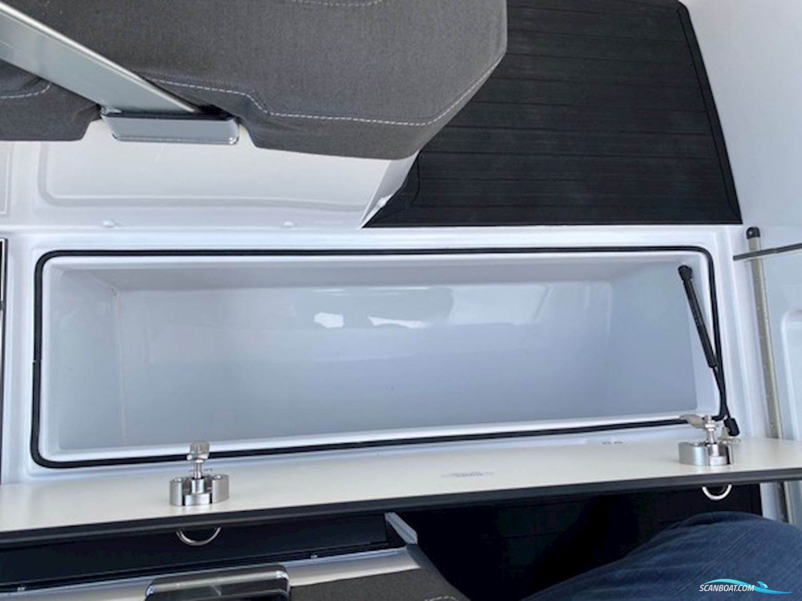 Ryds 650VI DC - F115 Mercury-EFI XL