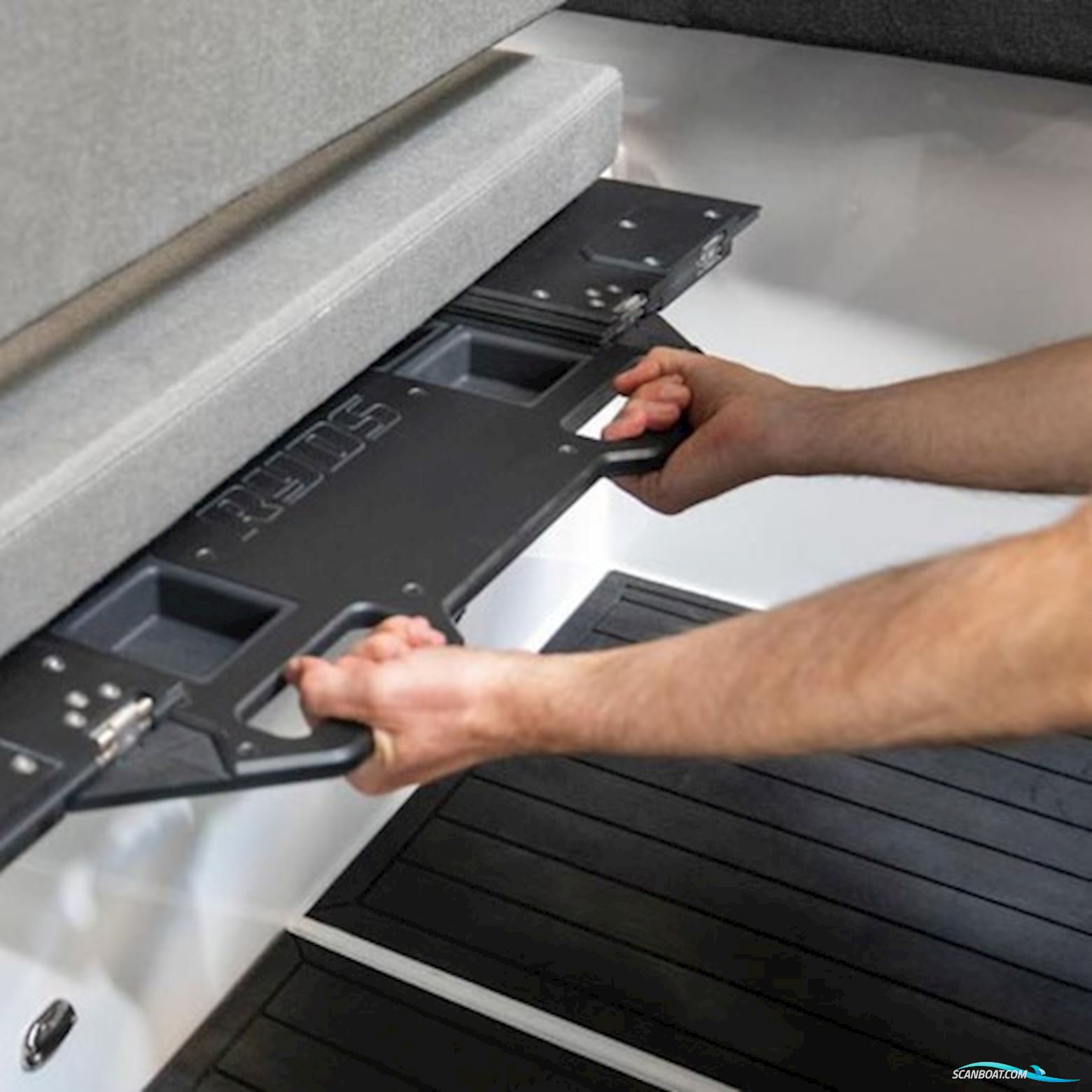 Ryds 650VI DC - F115 Mercury-EFI XL