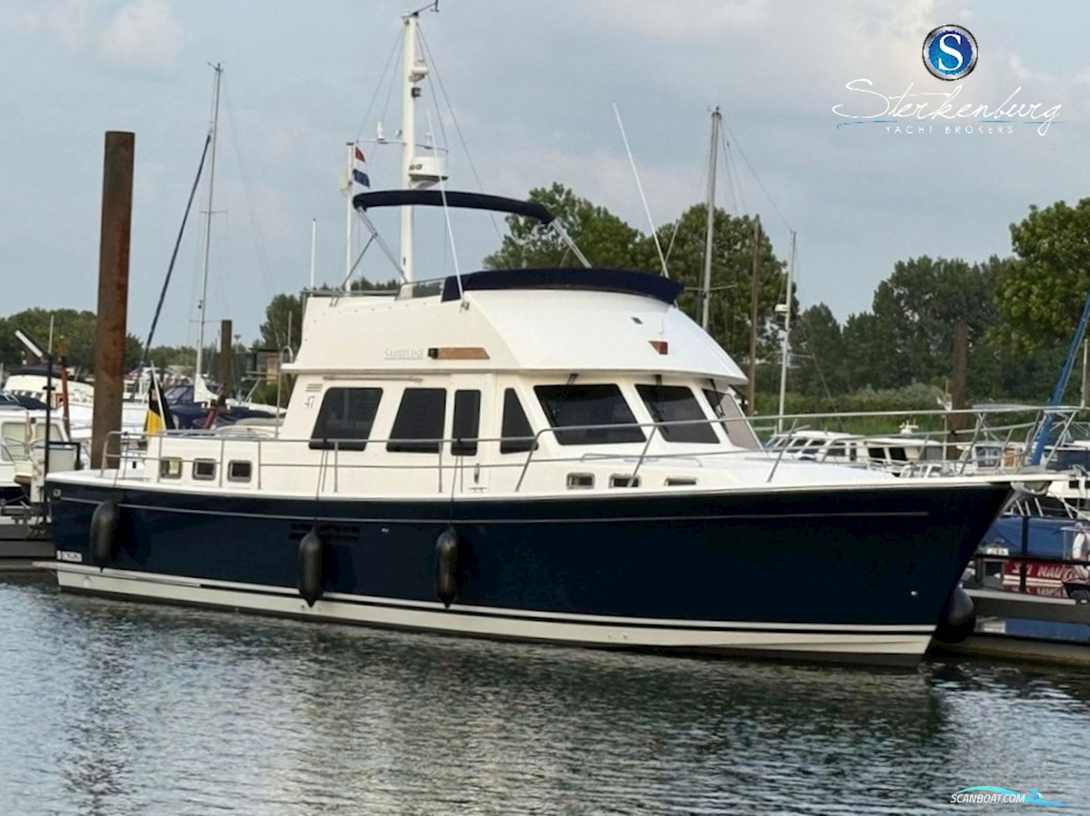 Sabre Yachts Sabreline 47 Motorboat 1999, with Caterpillar engine, The Netherlands