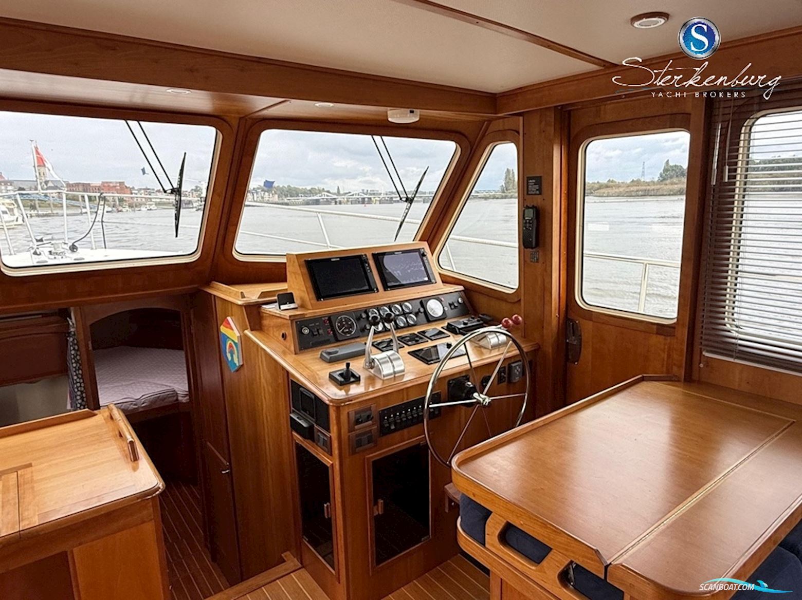 Sabre Yachts Sabreline 47