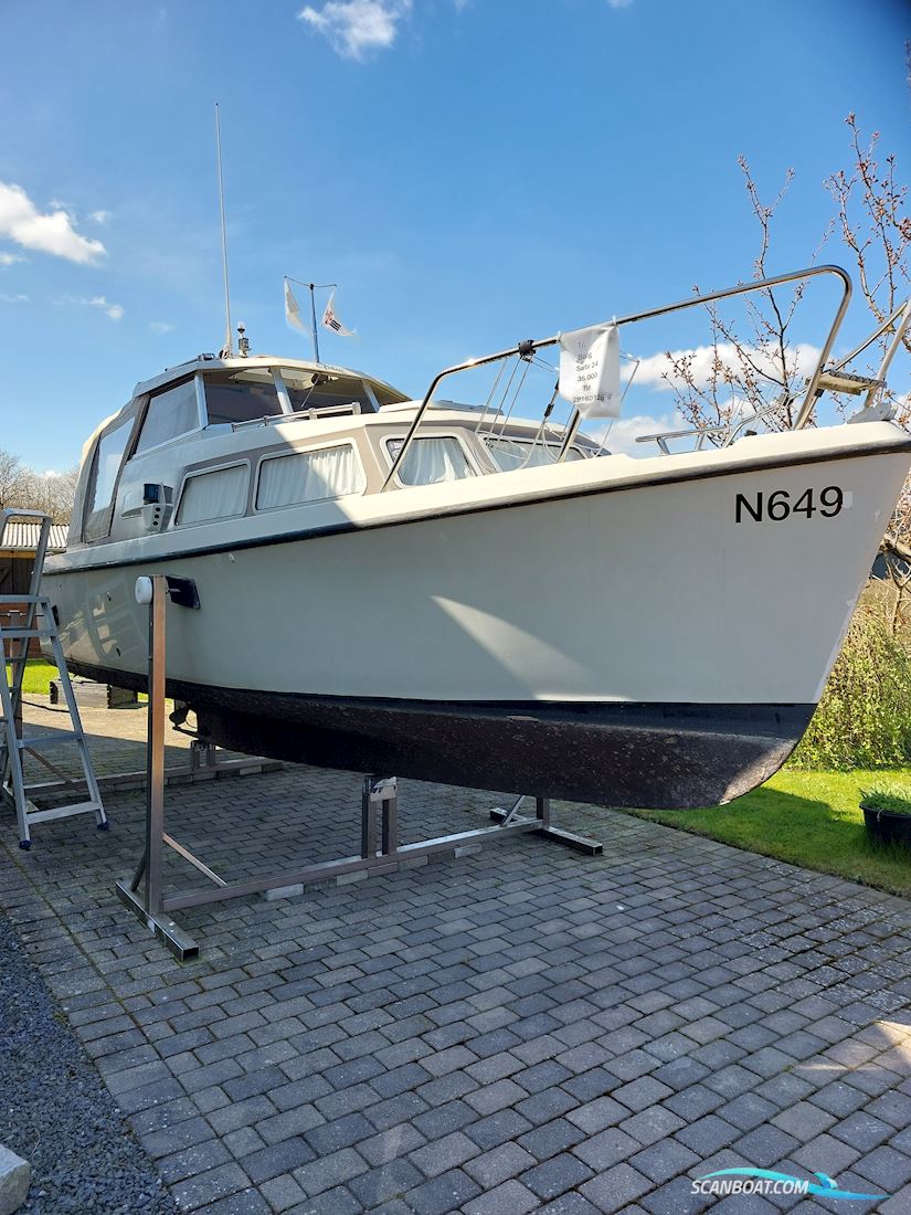 Safir 24 Motorboat 1977, with Perkins 4.108 engine, Denmark