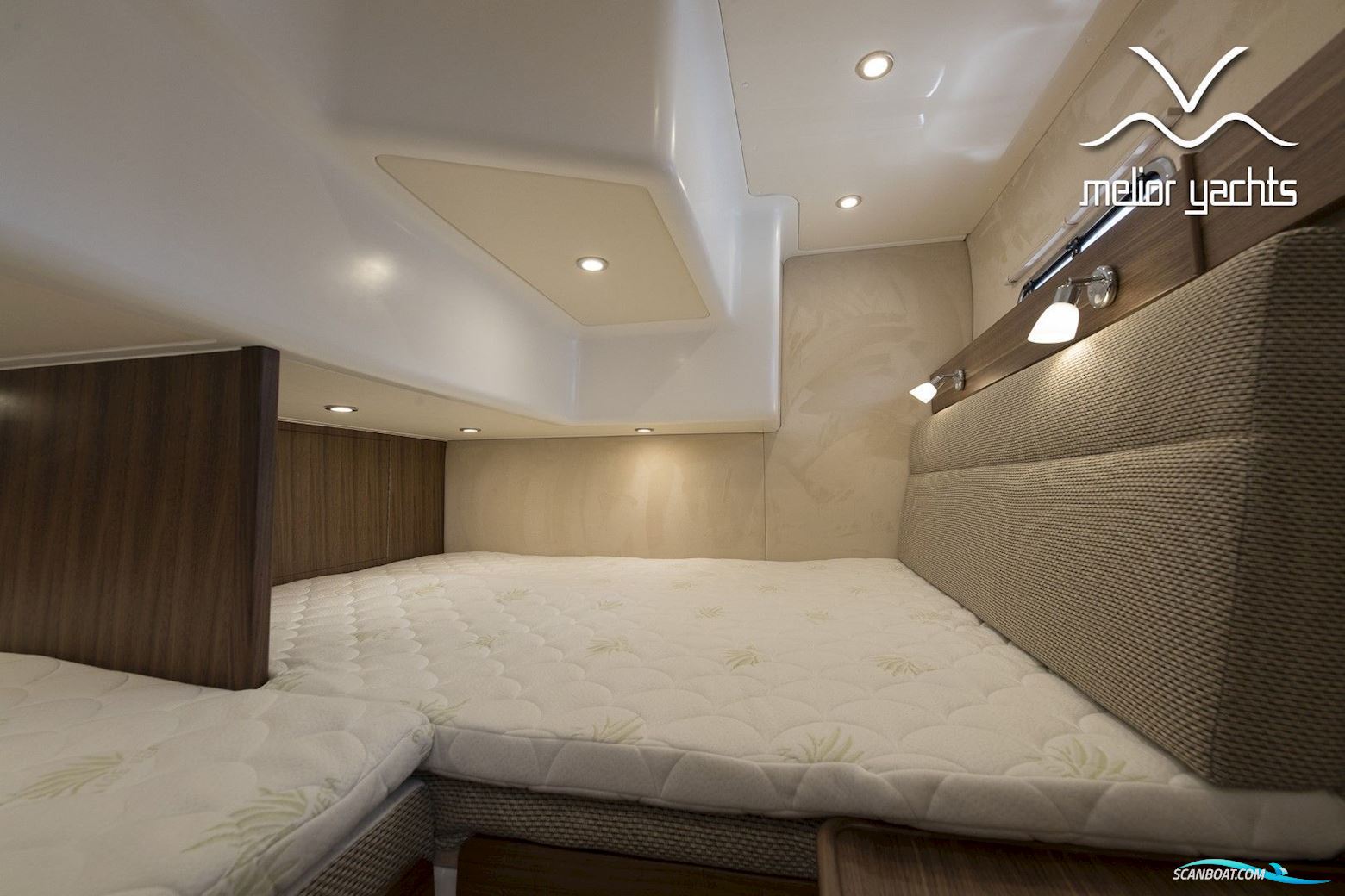 Saga 385 - Edition Walnut Interior