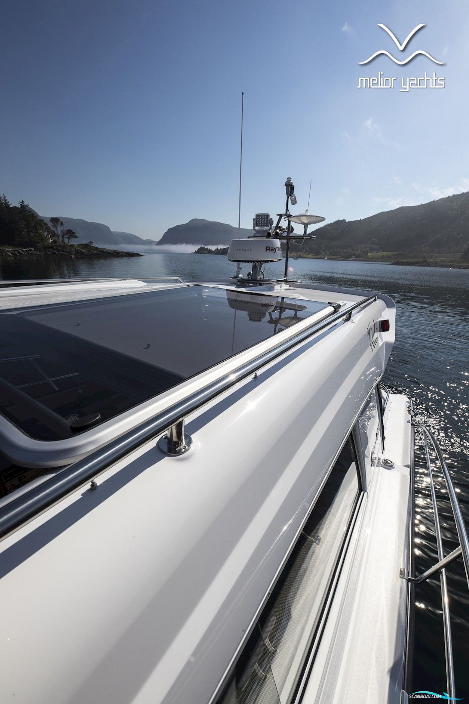 Saga 385 - Edition Walnut Interior