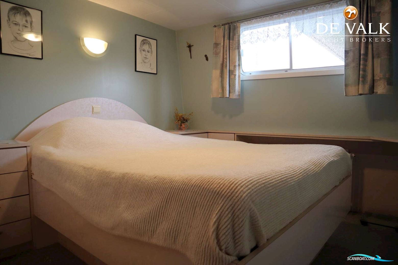 Sailing Houseboat 32M