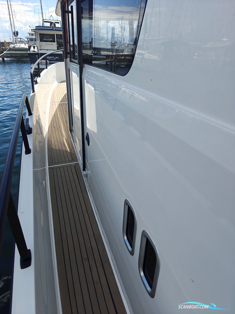 Sargo 33 Explorer