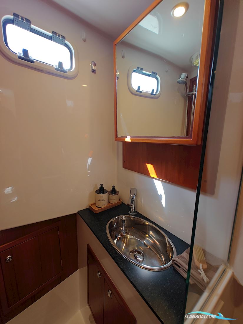 Sargo 33 Explorer