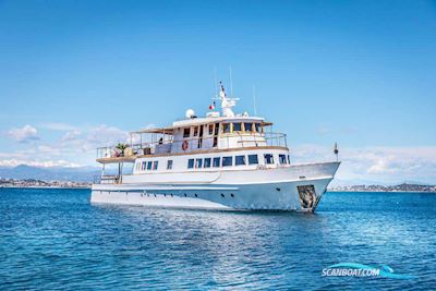 Sarri 32 Motorboat 1961, with 2 x Baudouin 400 hp 2 x Generators 60 Kva 1 x Generator 15 Kva engine, France