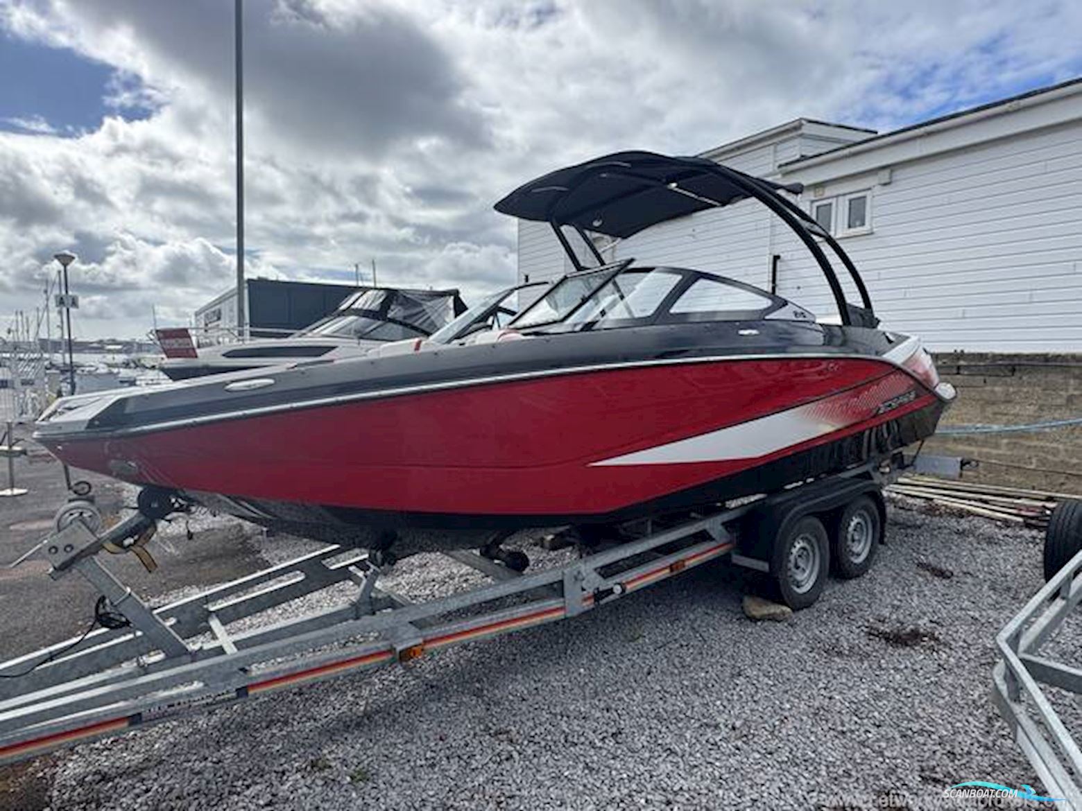 Scarab 215