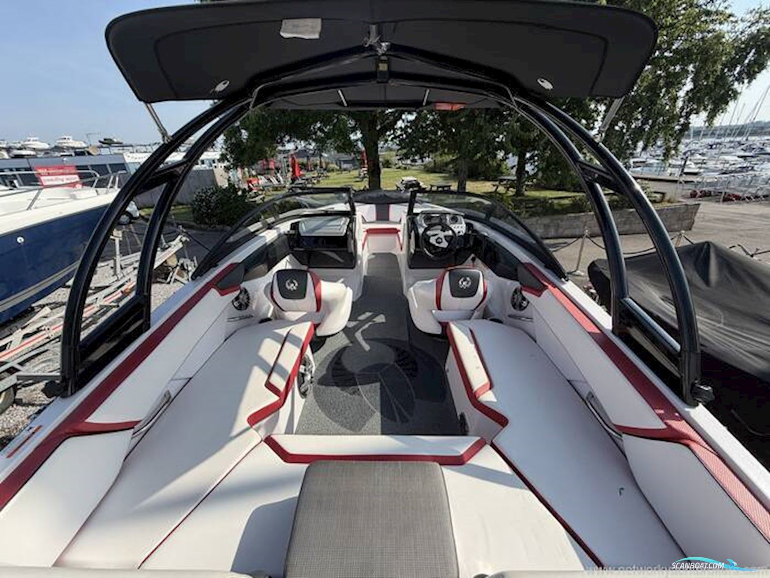 Scarab 215
