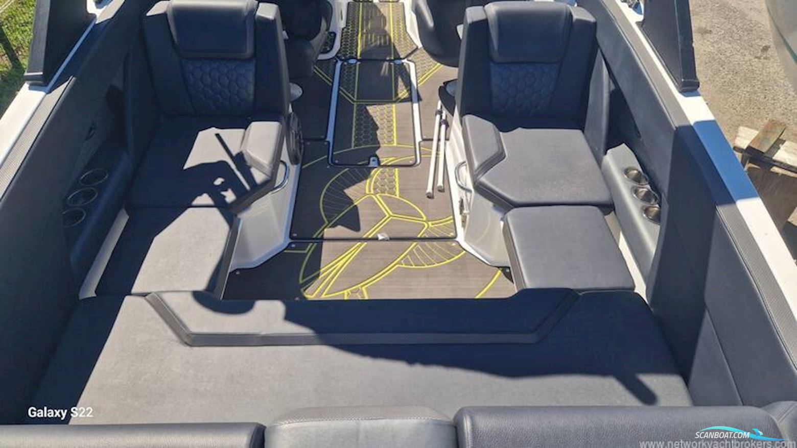 SCARAB 255 Wake Edition