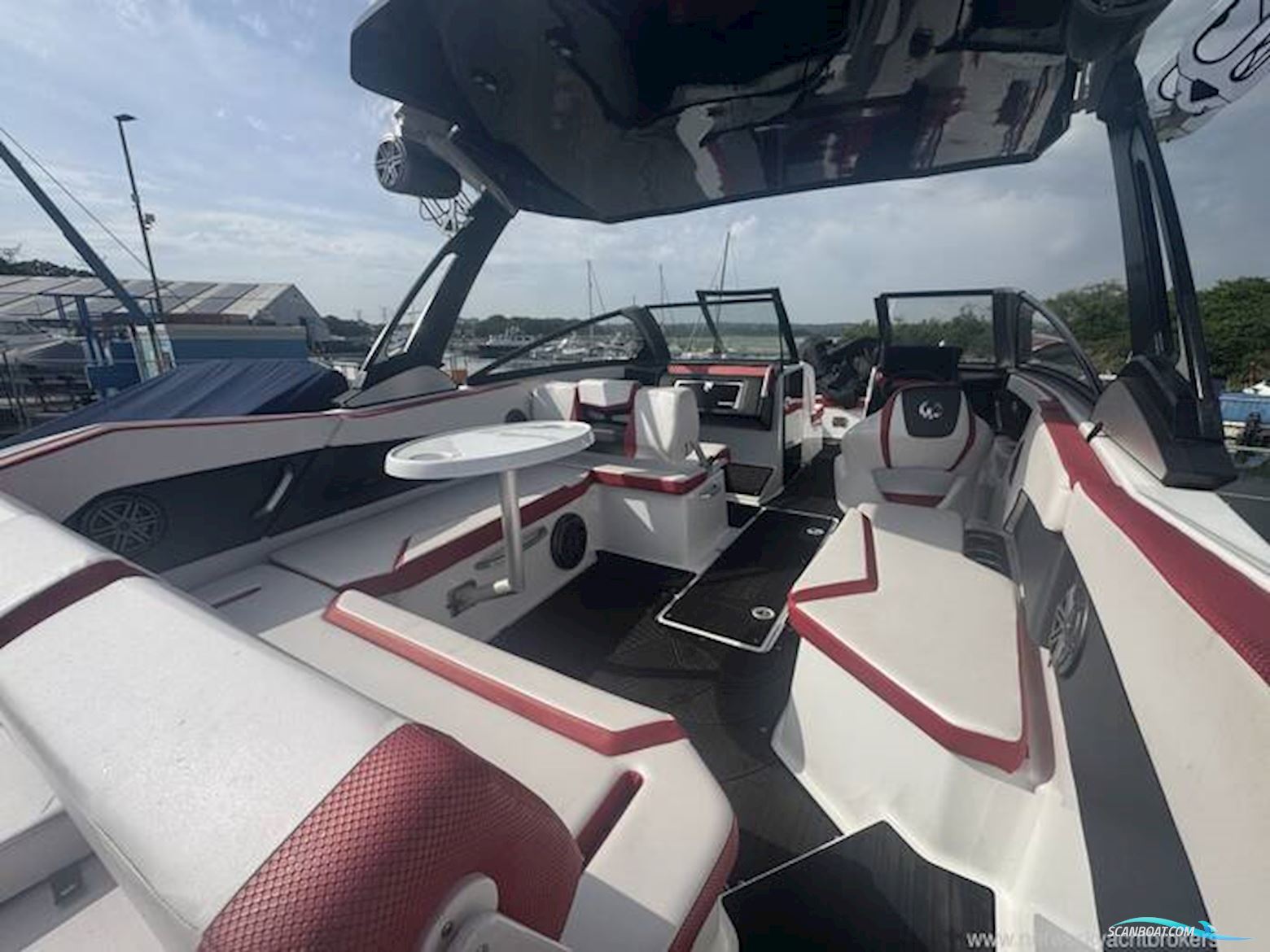 Scarab 285 ID