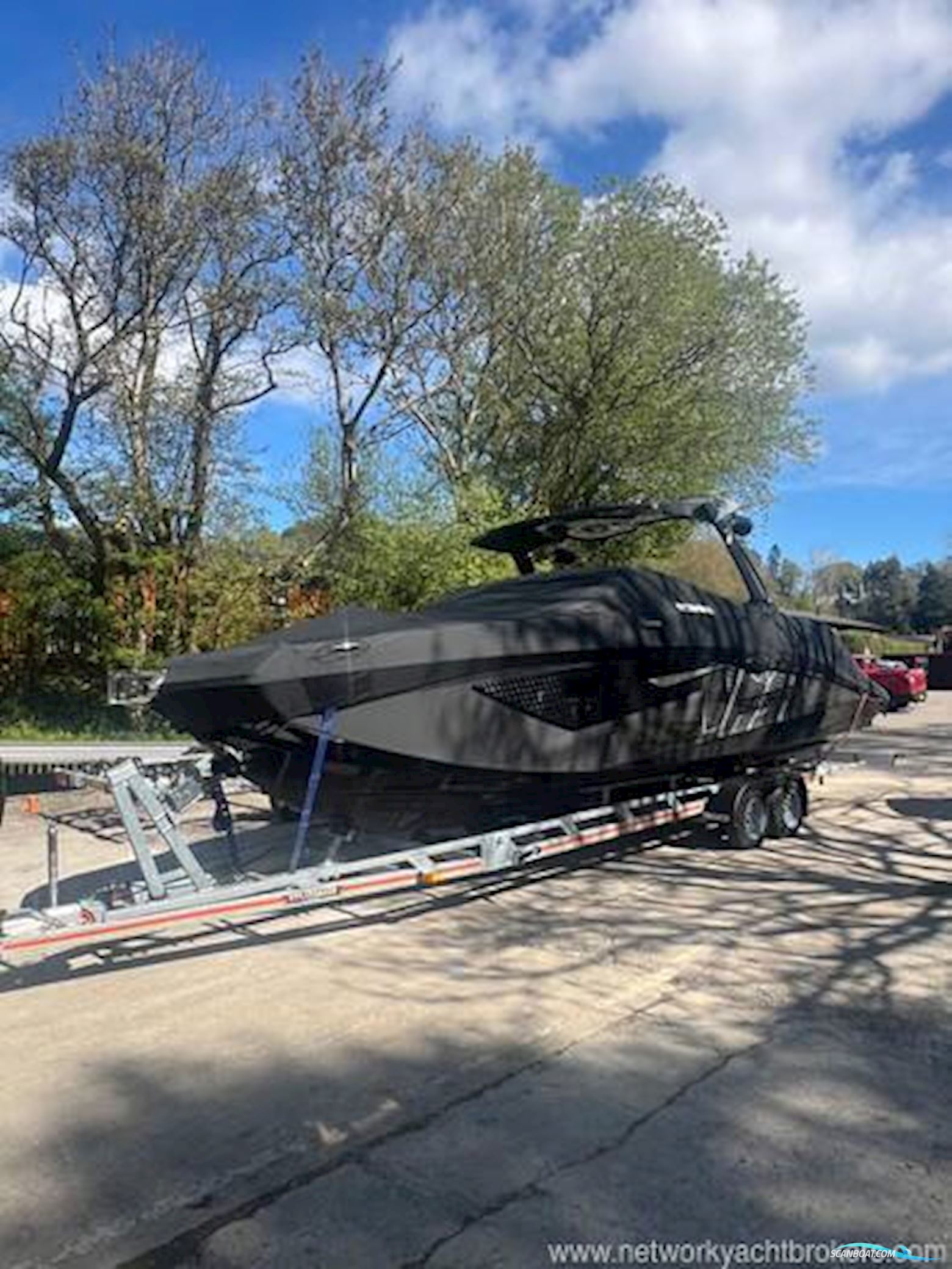 Scarab 285 ID