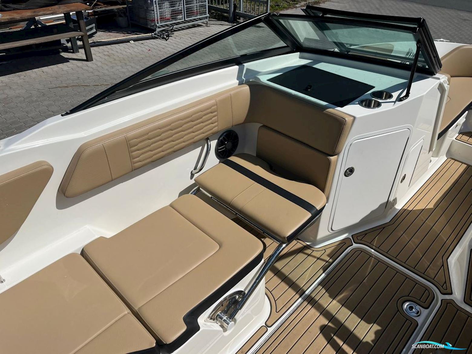 Sea Ray  210 SPX Outboard
