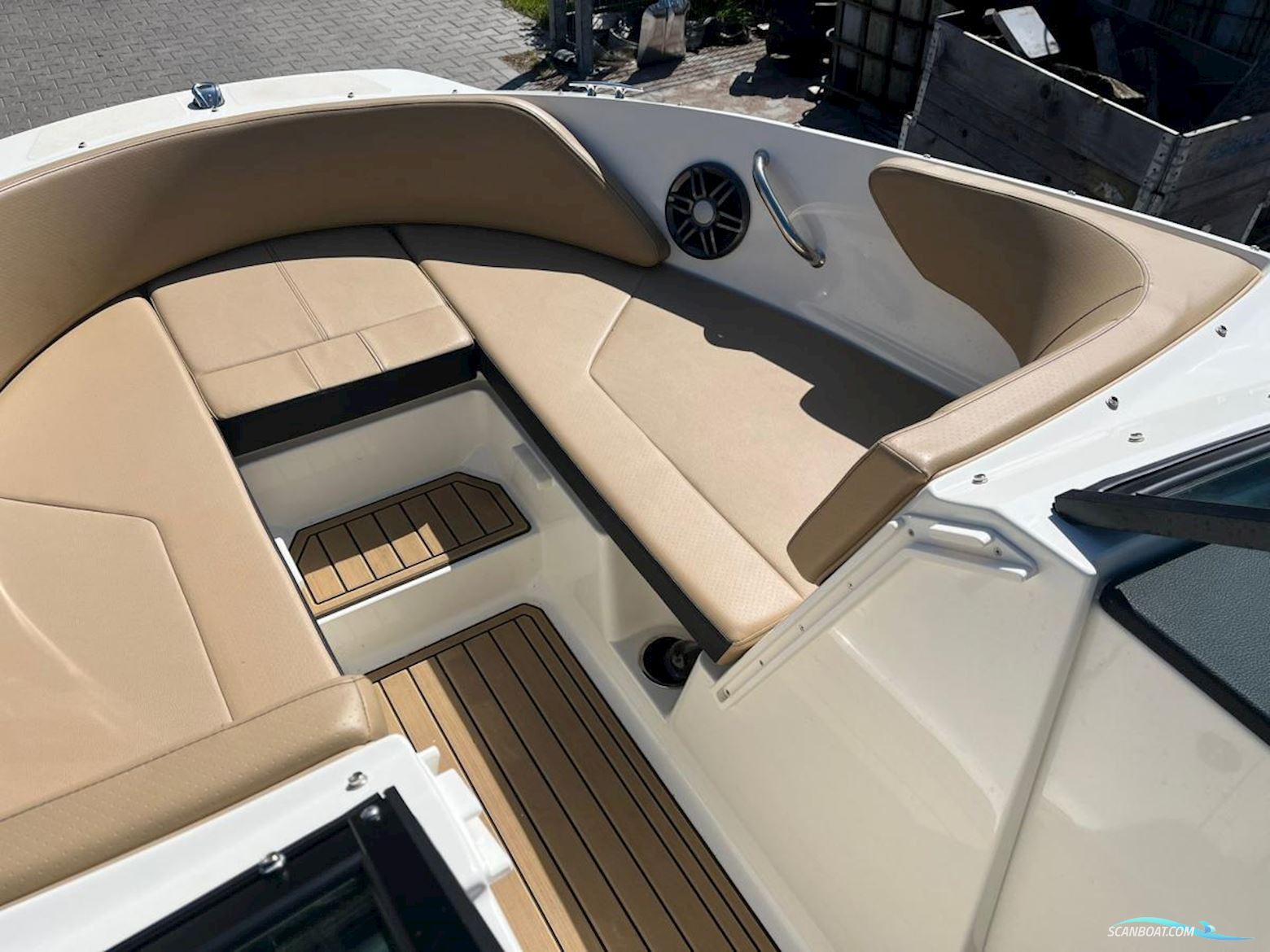 Sea Ray  210 SPX Outboard